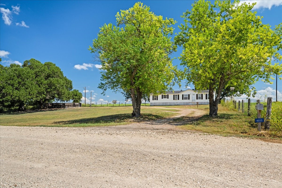 4852 Skull Creek Road Property Photo 3