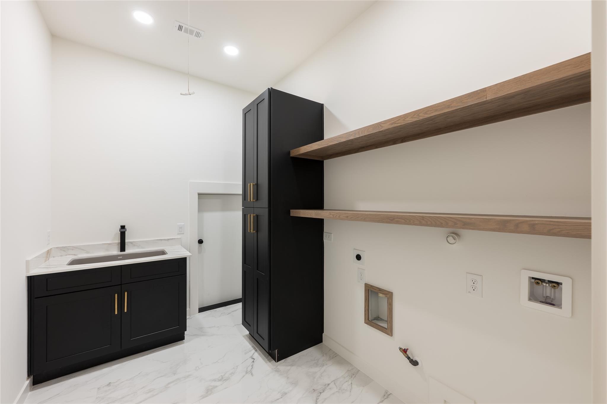 3607 Dumbarton Street Property Photo 20