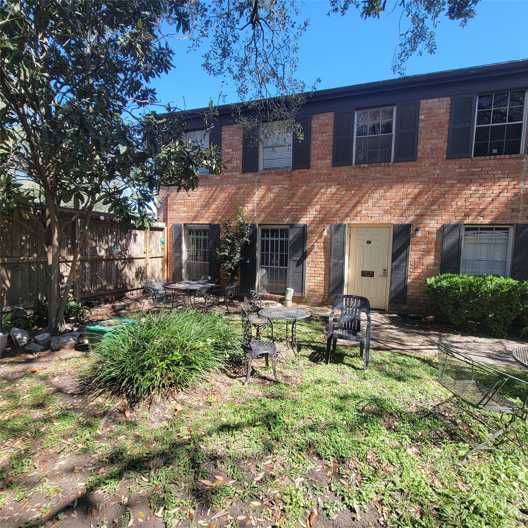 5210 Arboles Drive B1 Property Photo 2