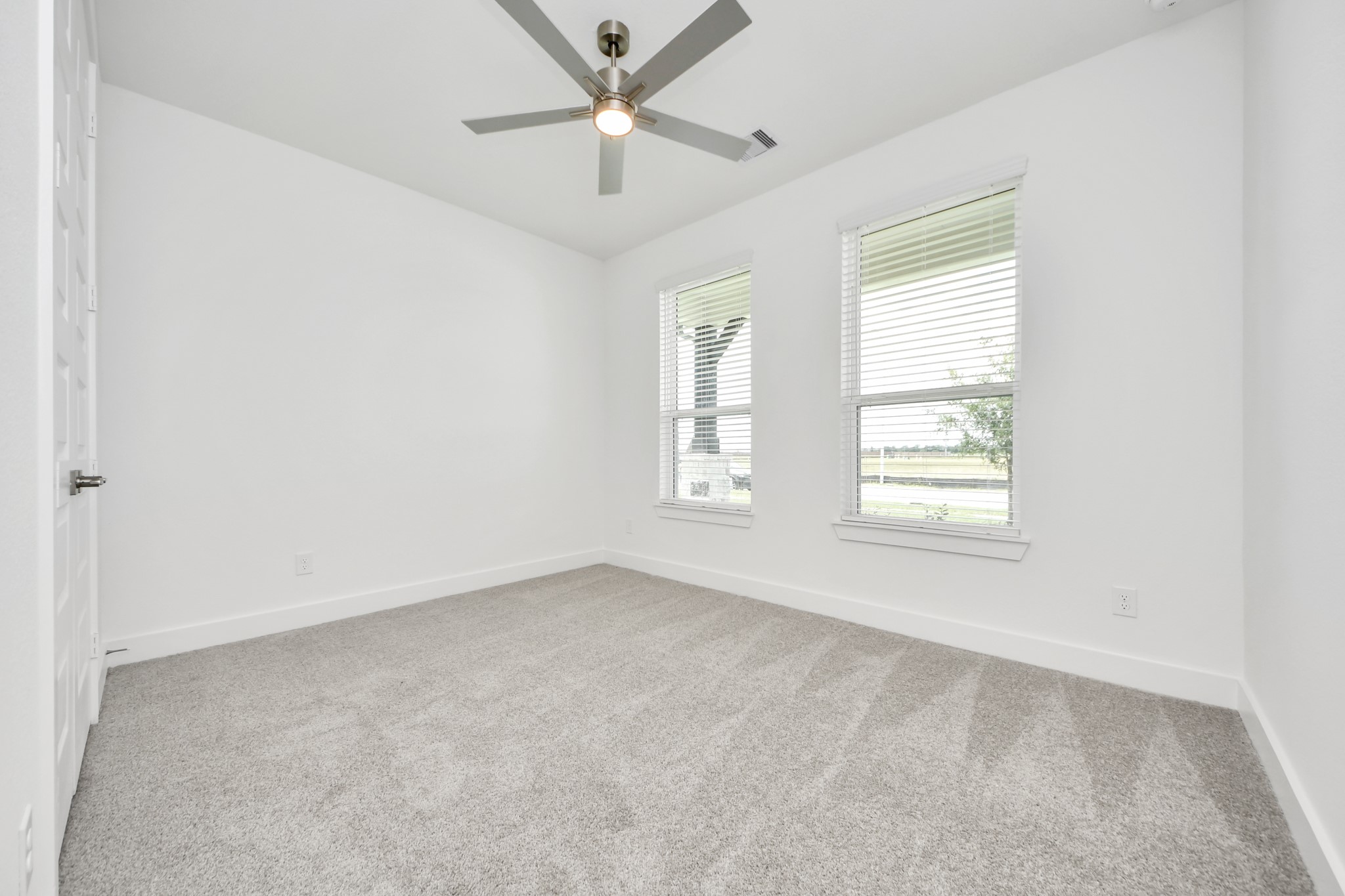 5858 Fox Peak Lane Property Photo 6