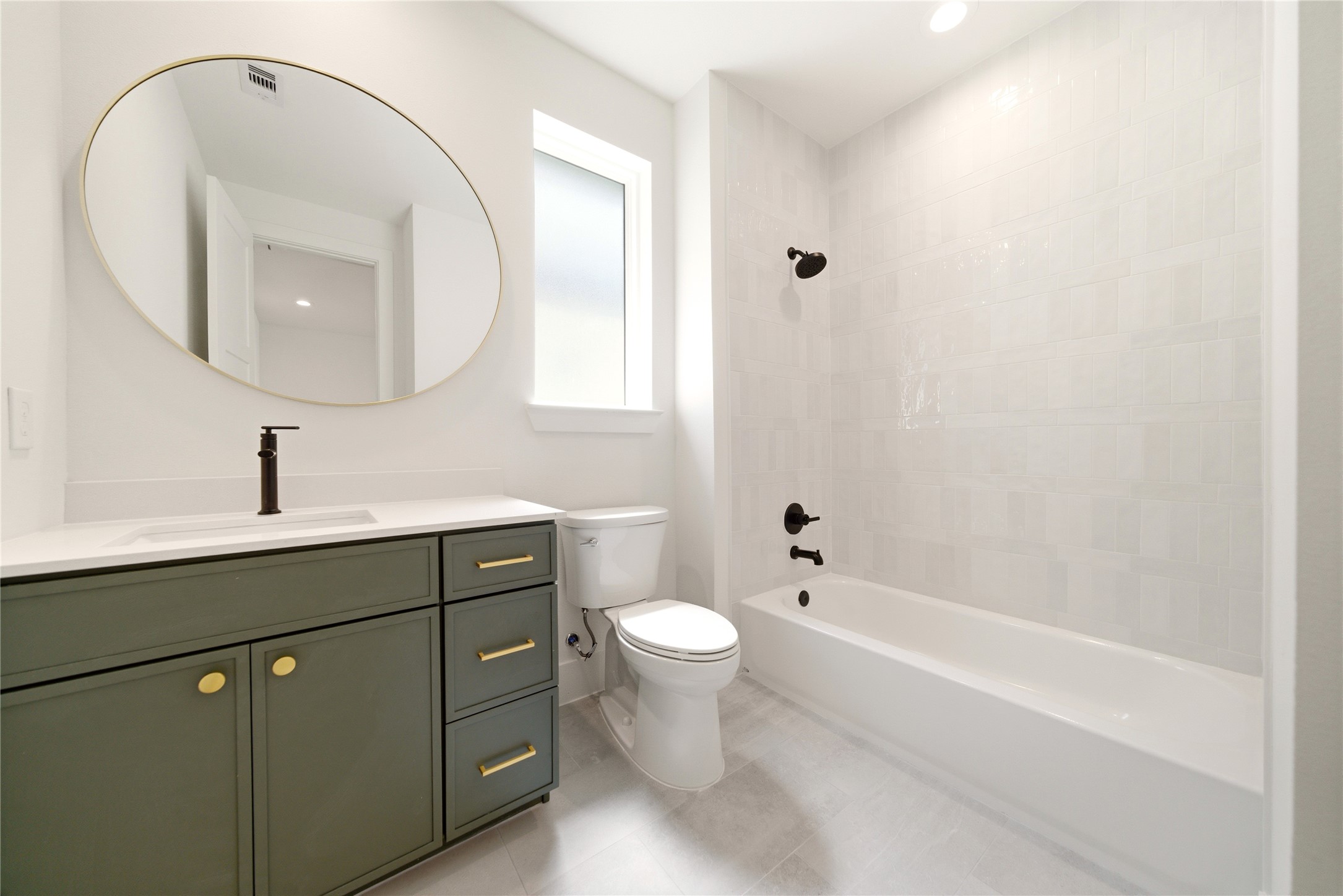 827 W 16th Street A Property Photo 30