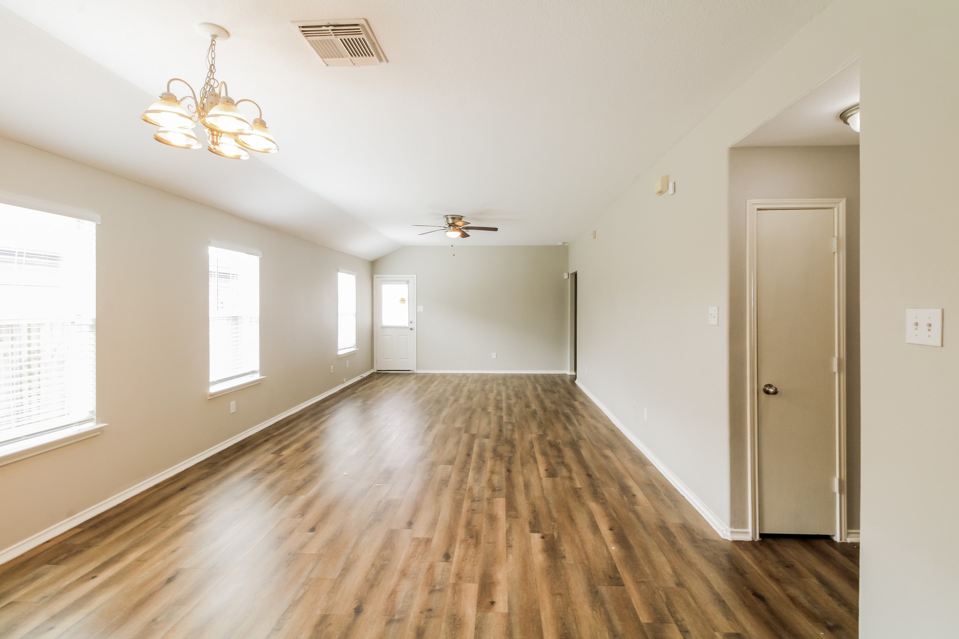 3519 Apache Meadows Drive Property Photo 3