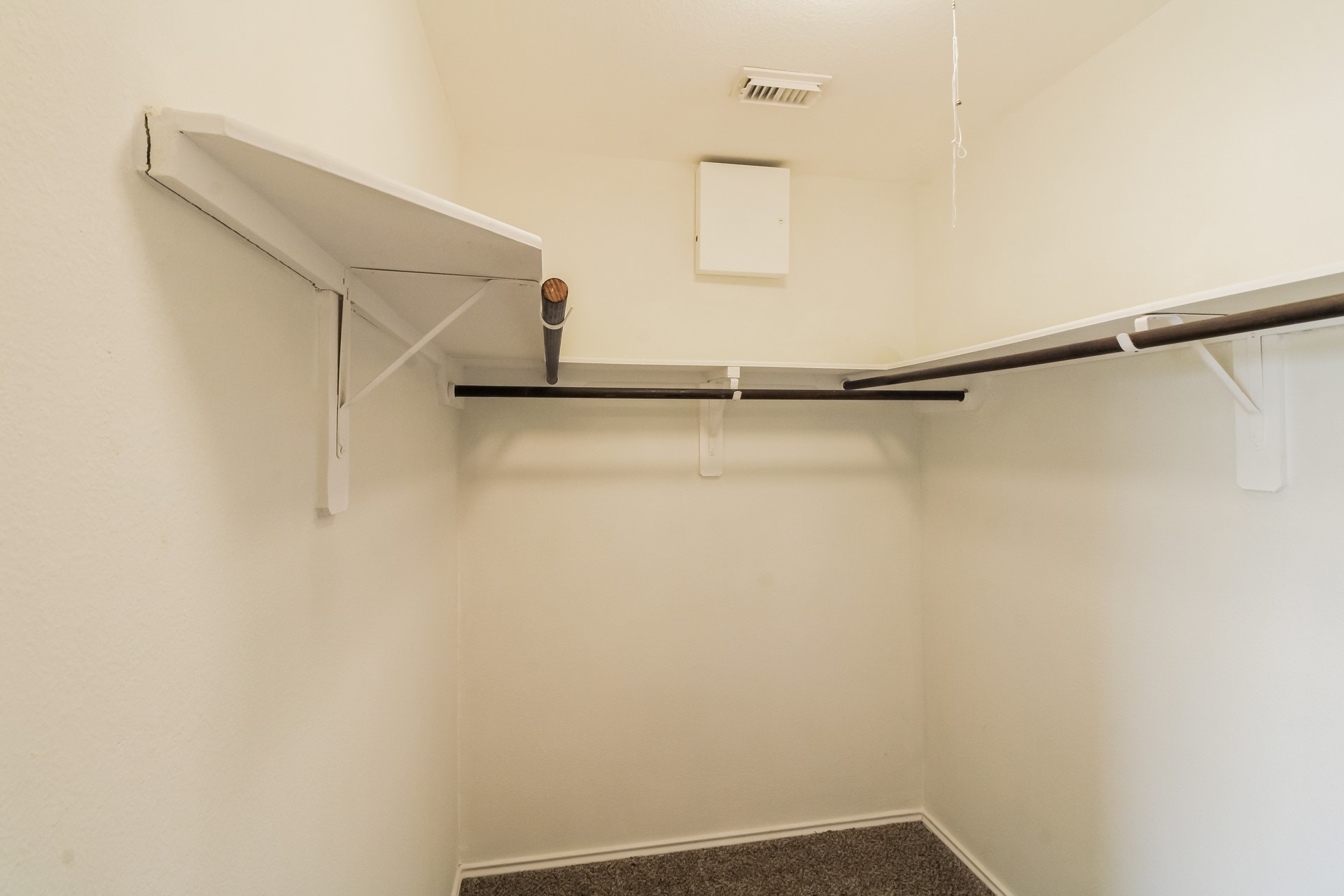 3519 Apache Meadows Drive Property Photo 7