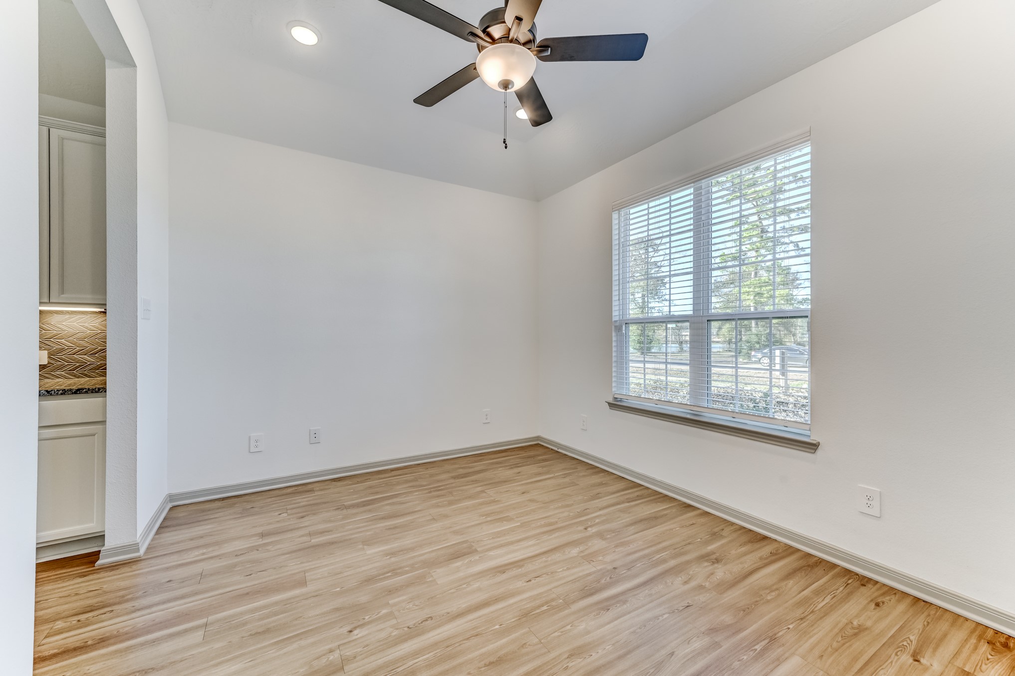 204 Shoreview Drive Property Photo 8