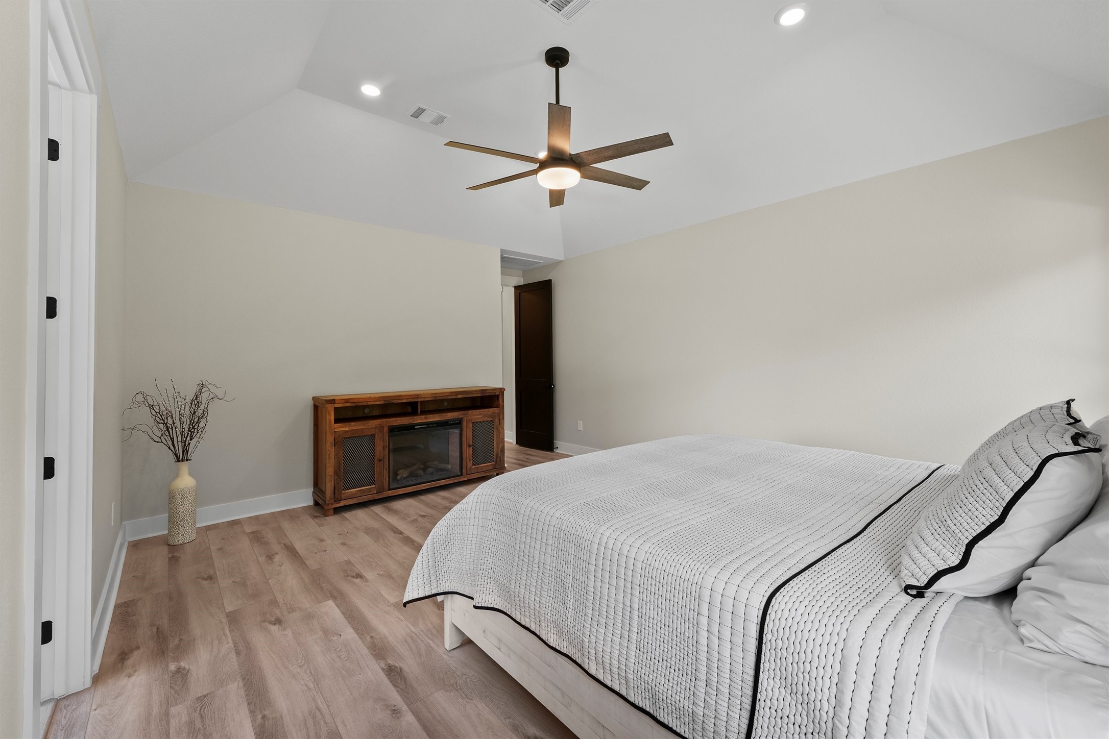 1096 Allie Lane Property Photo 15