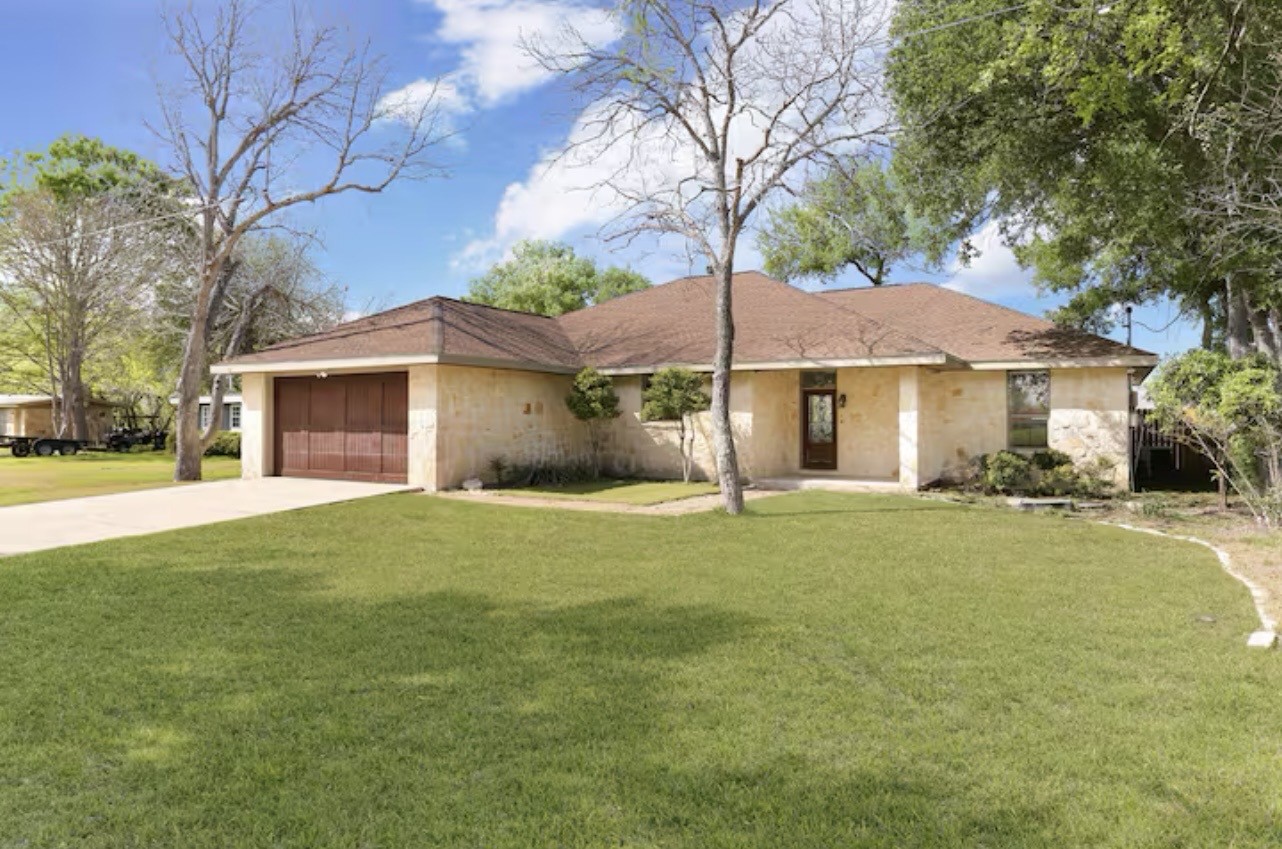 190 River Haven Road Property Photo 1