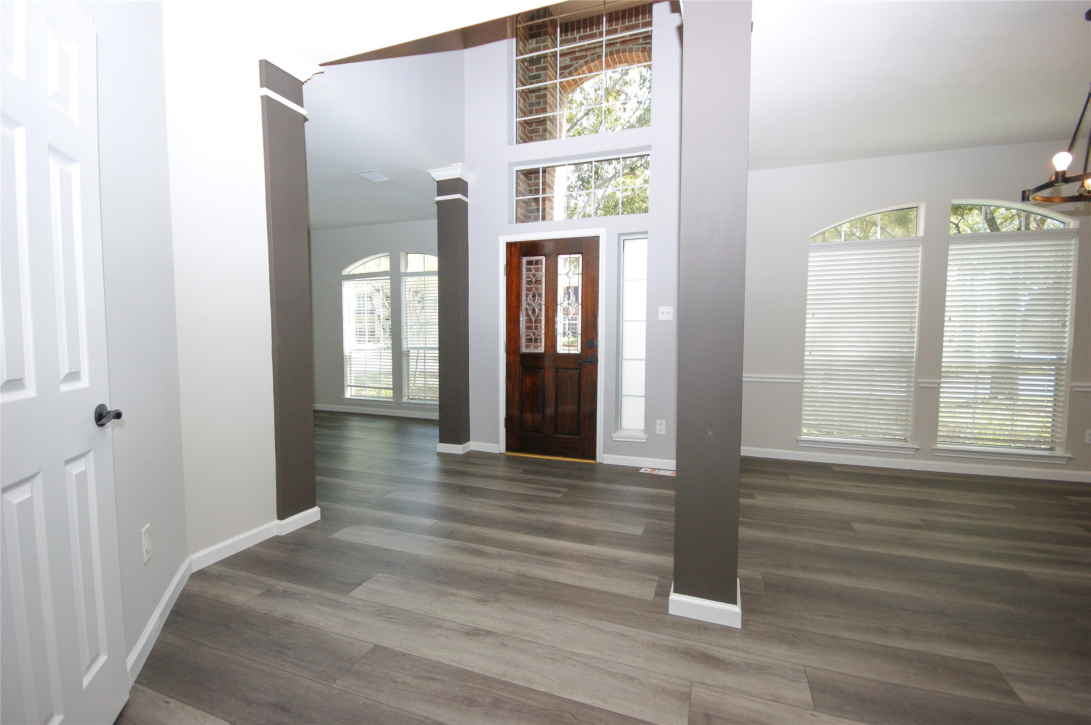 2905 Autumn Creek Drive Property Photo 2