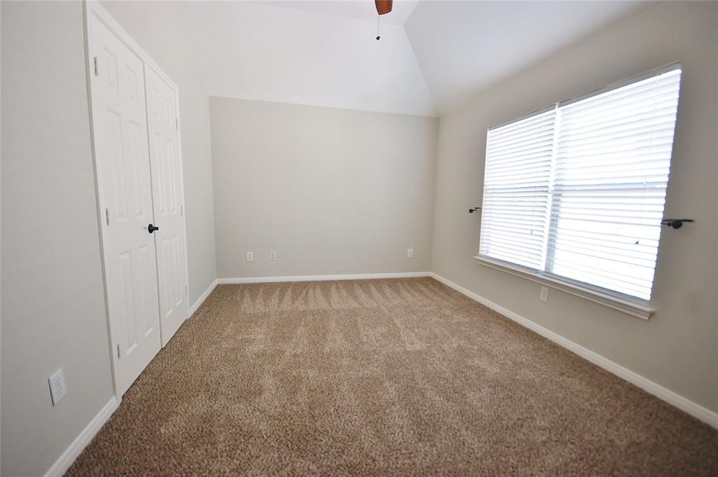 2905 Autumn Creek Drive Property Photo 15