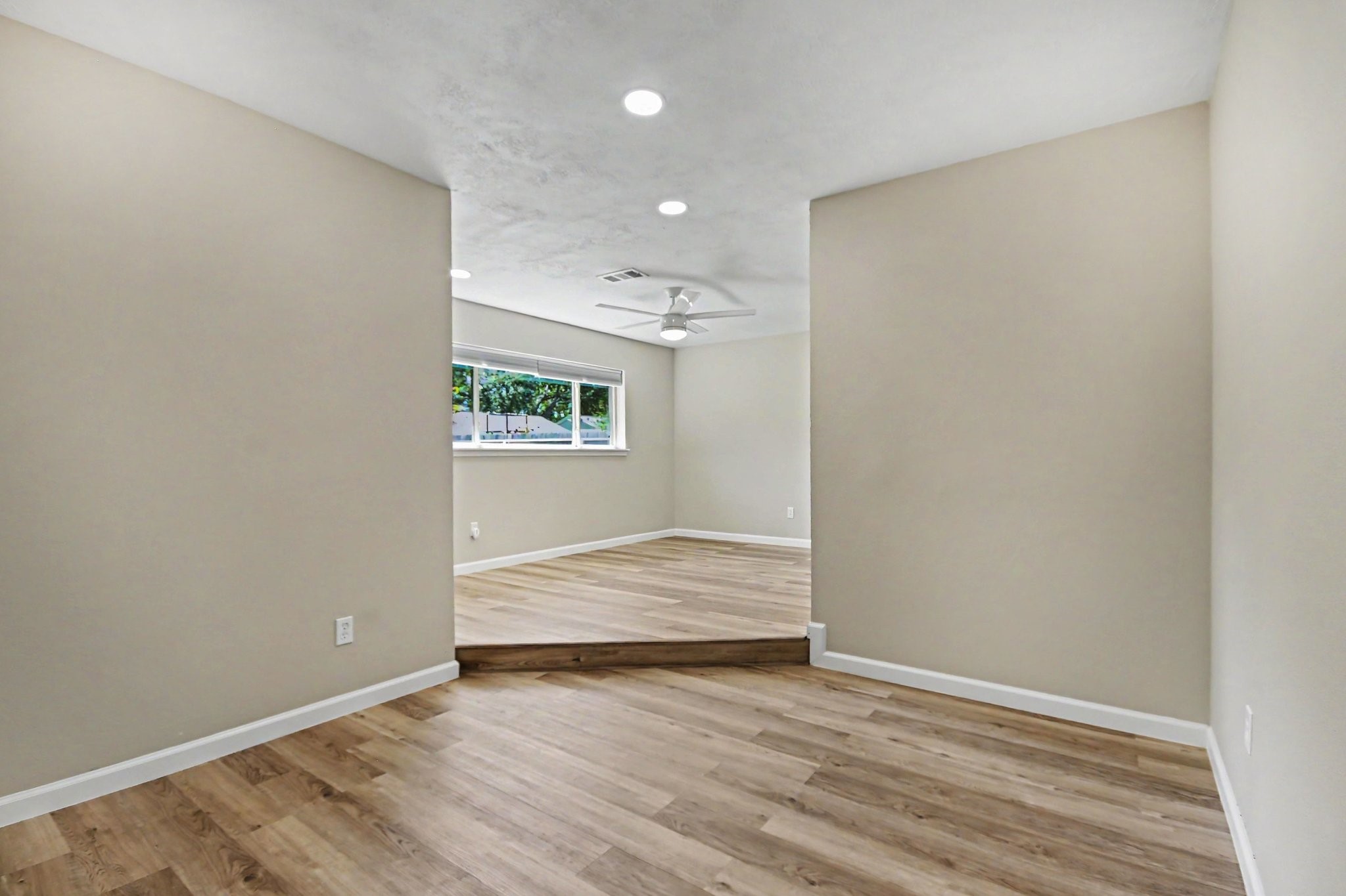 1705 E Baker Road Property Photo 23