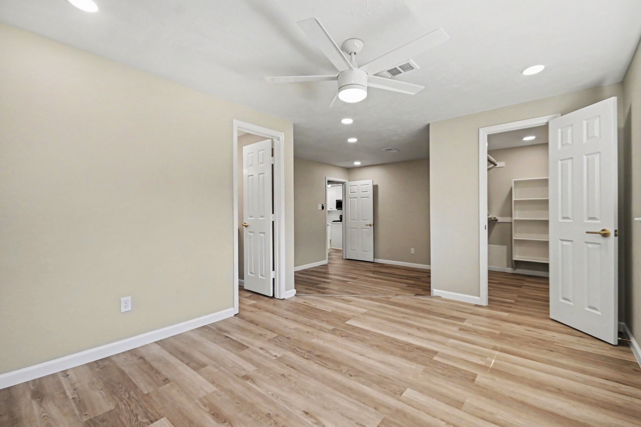 1705 E Baker Road Property Photo 24