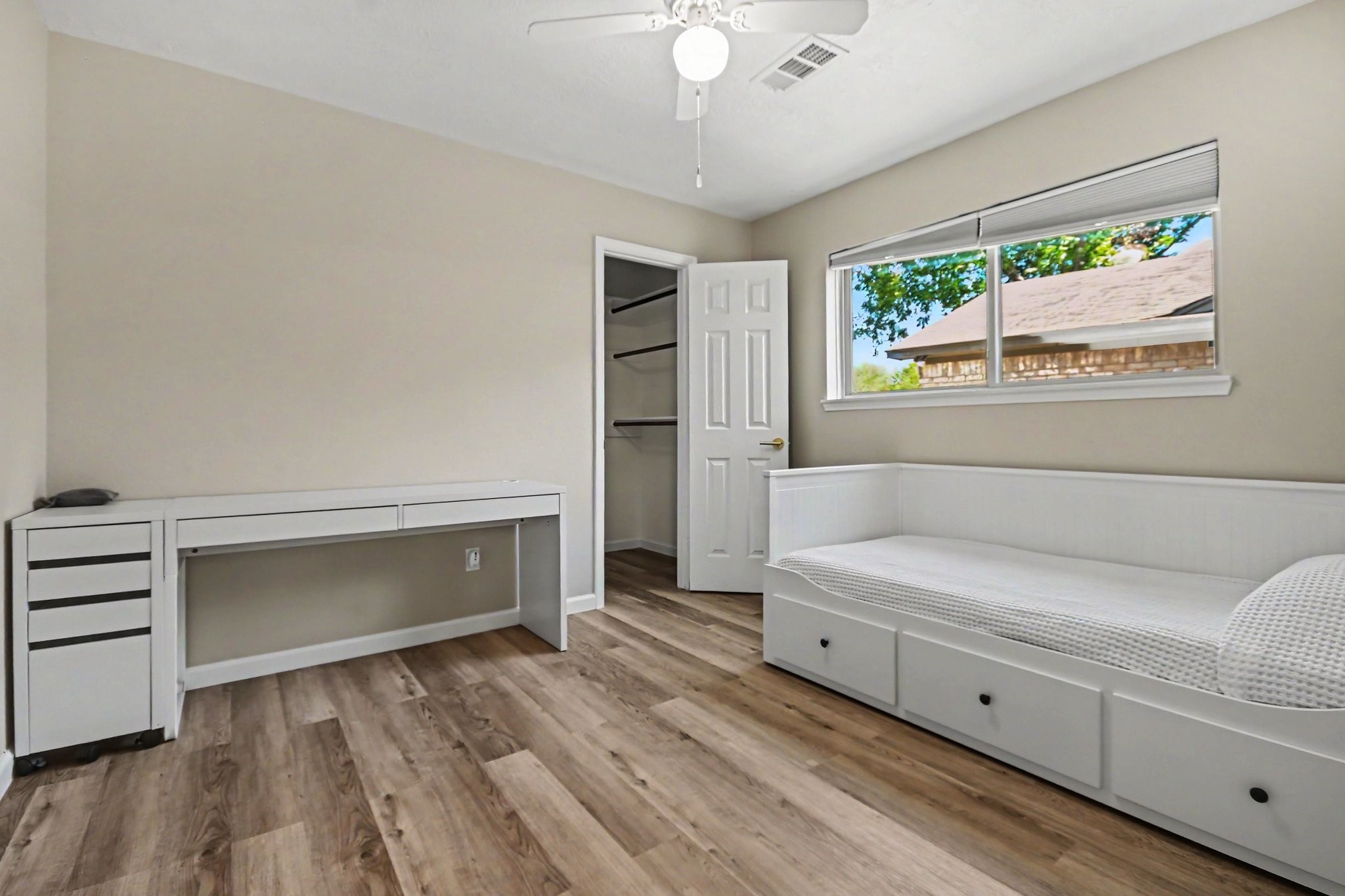 1705 E Baker Road Property Photo 31