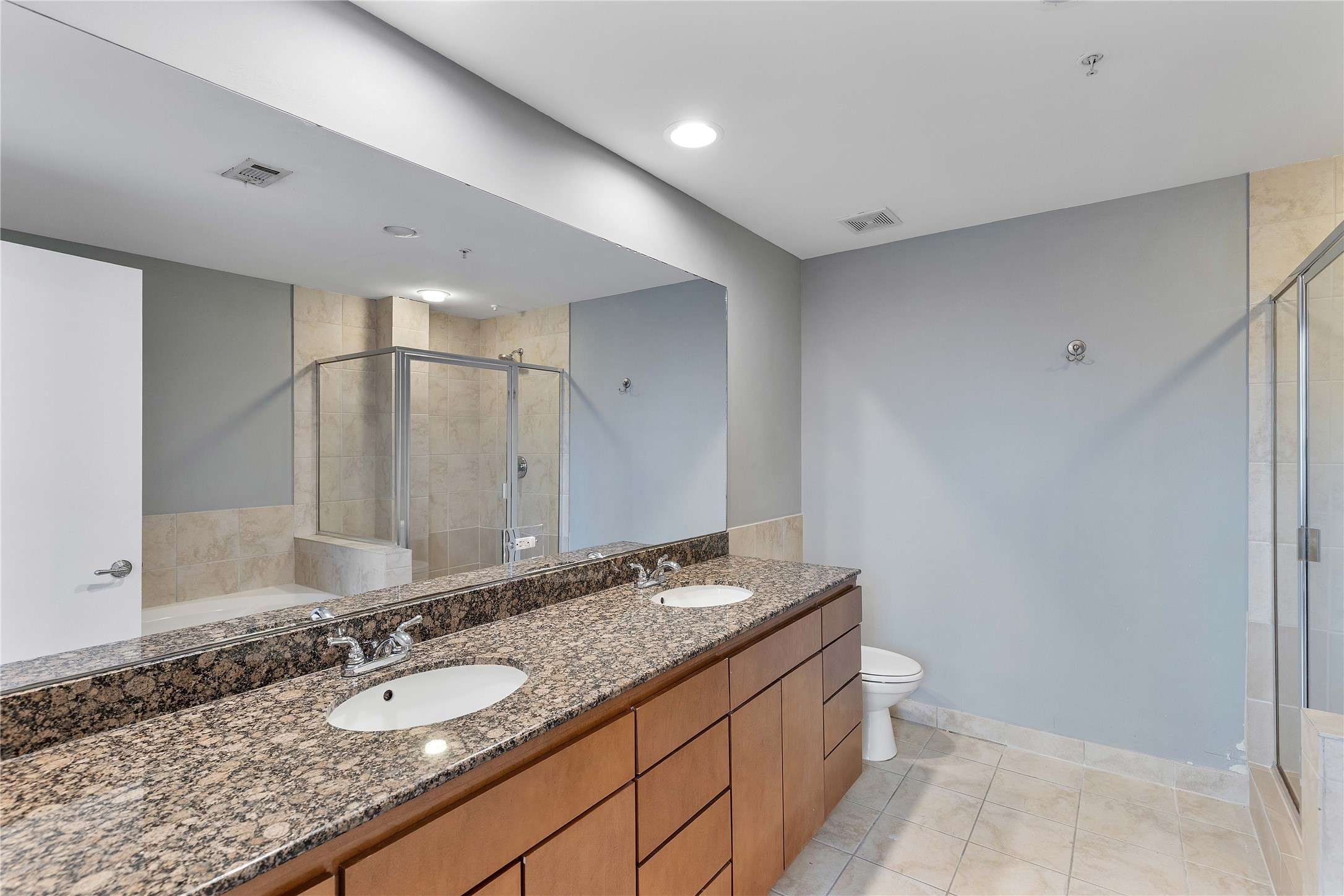 1312 Live Oak Street 215 Property Photo 15