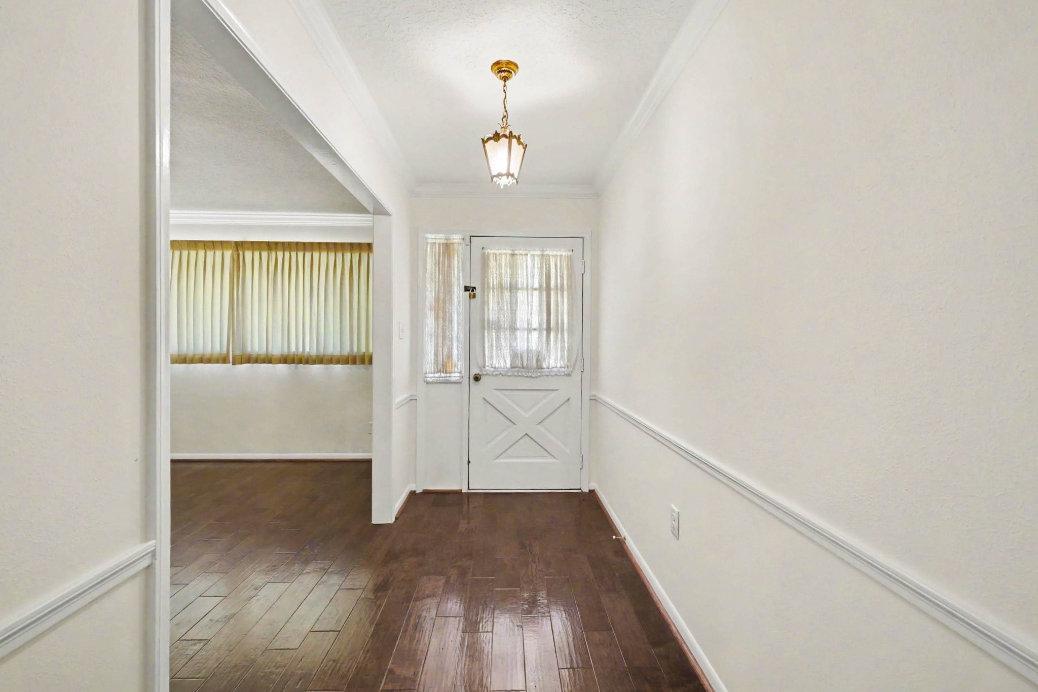 26222 Oakhurst Drive Property Photo 4