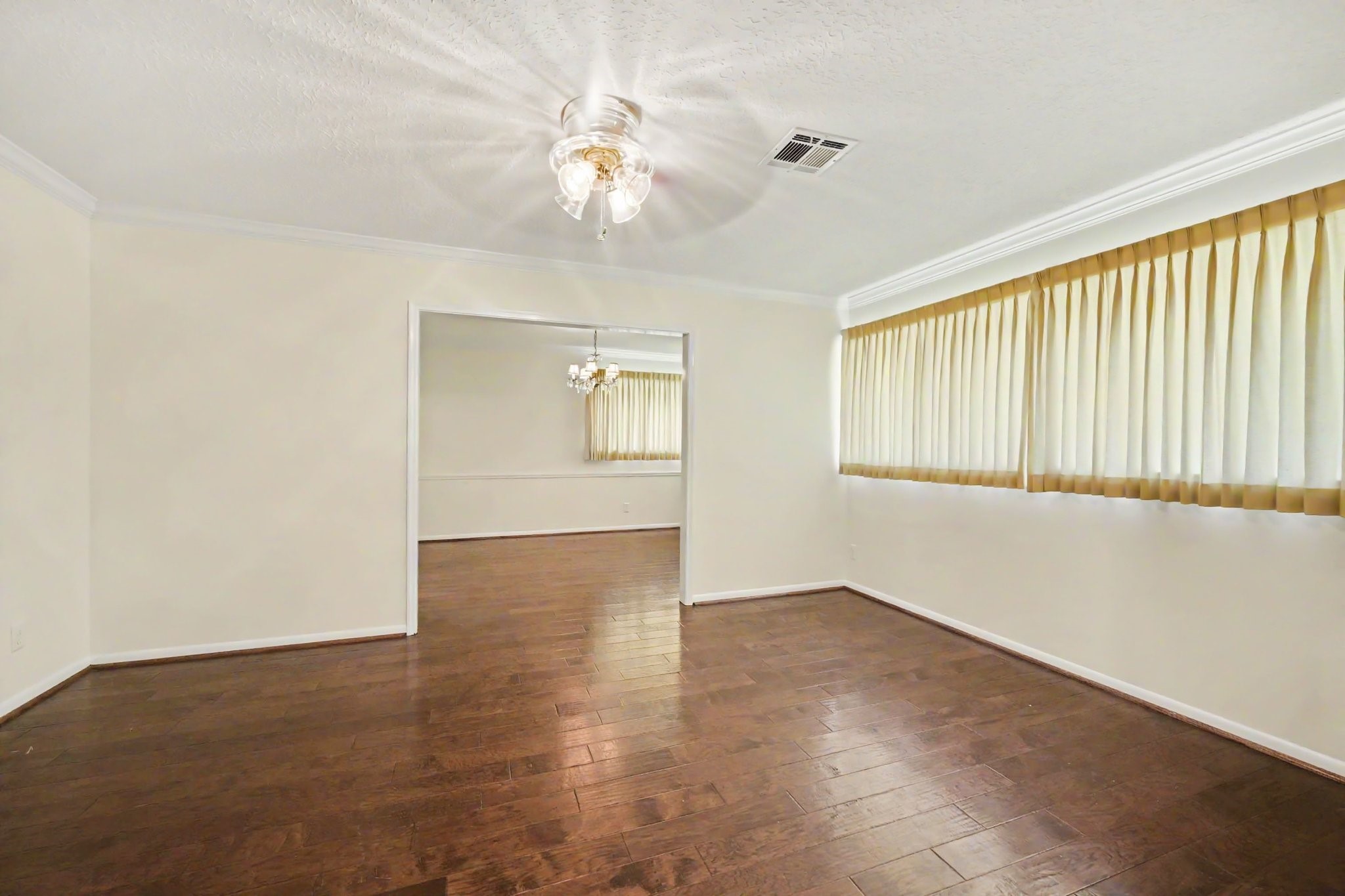26222 Oakhurst Drive Property Photo 5