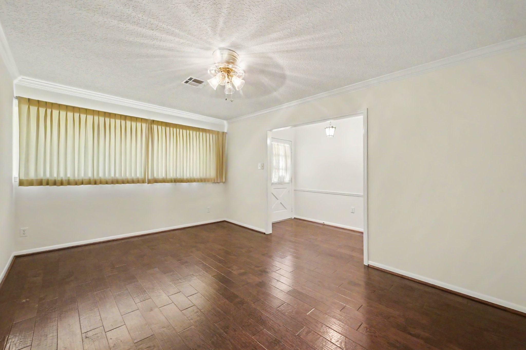 26222 Oakhurst Drive Property Photo 6