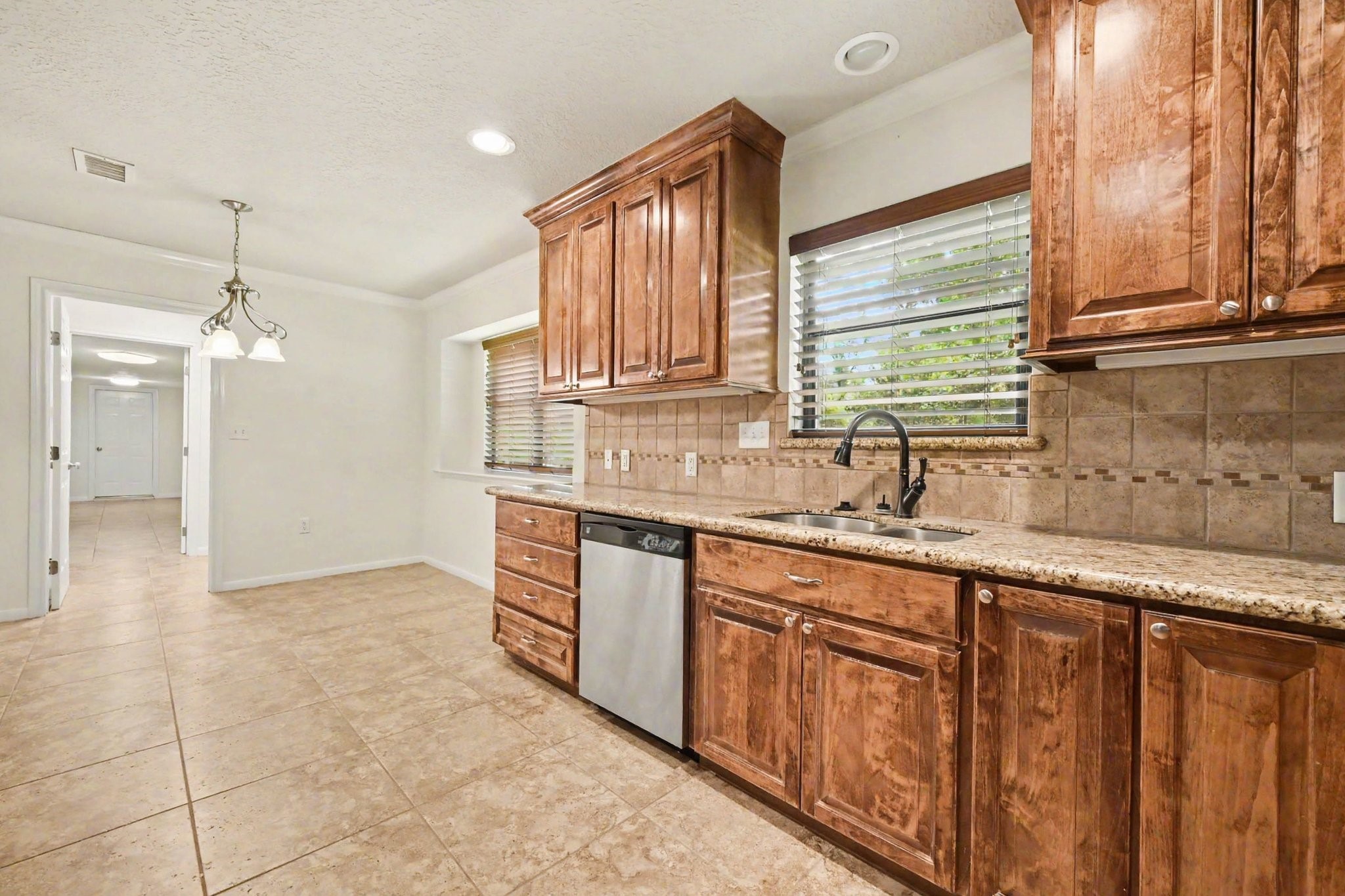26222 Oakhurst Drive Property Photo 13