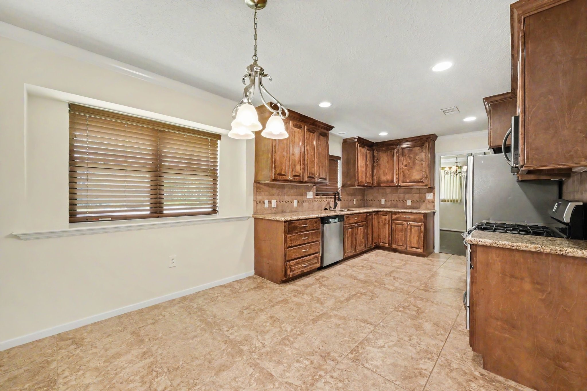 26222 Oakhurst Drive Property Photo 14