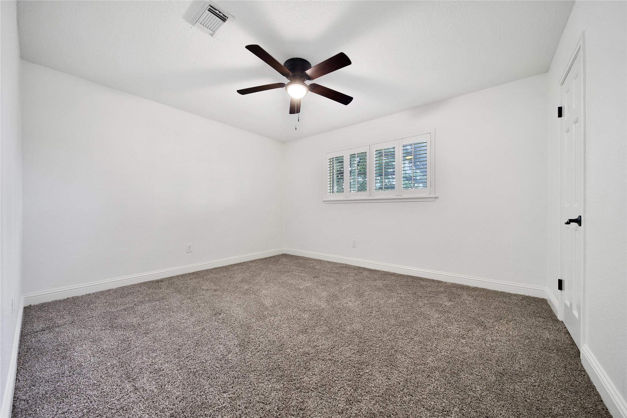 950 Del Norte Street Property Photo 32