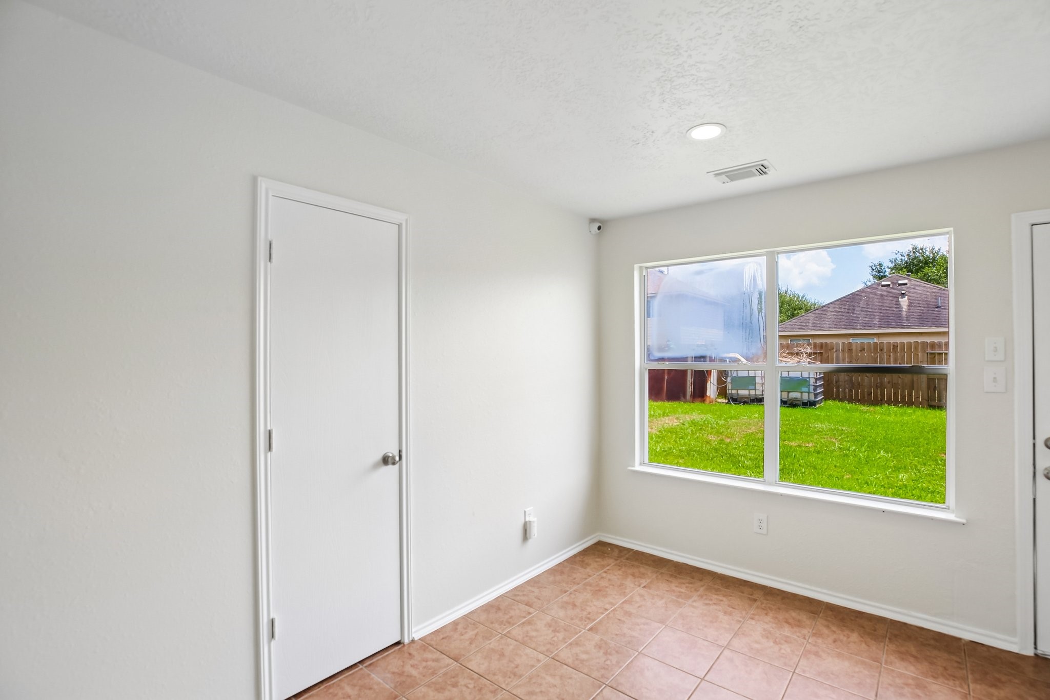1915 Mossy Point Court Property Photo 7