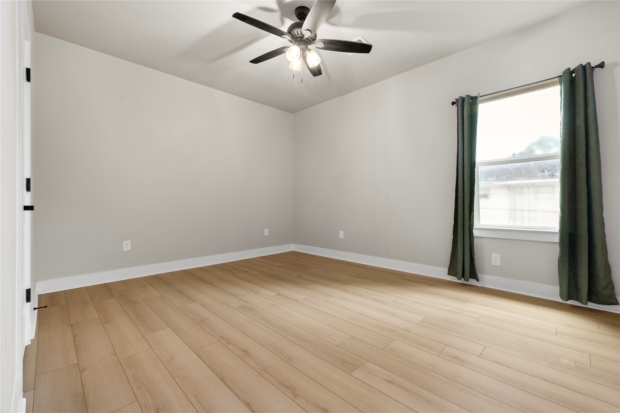 2406 Truxillo Street B Upper Property Photo 14