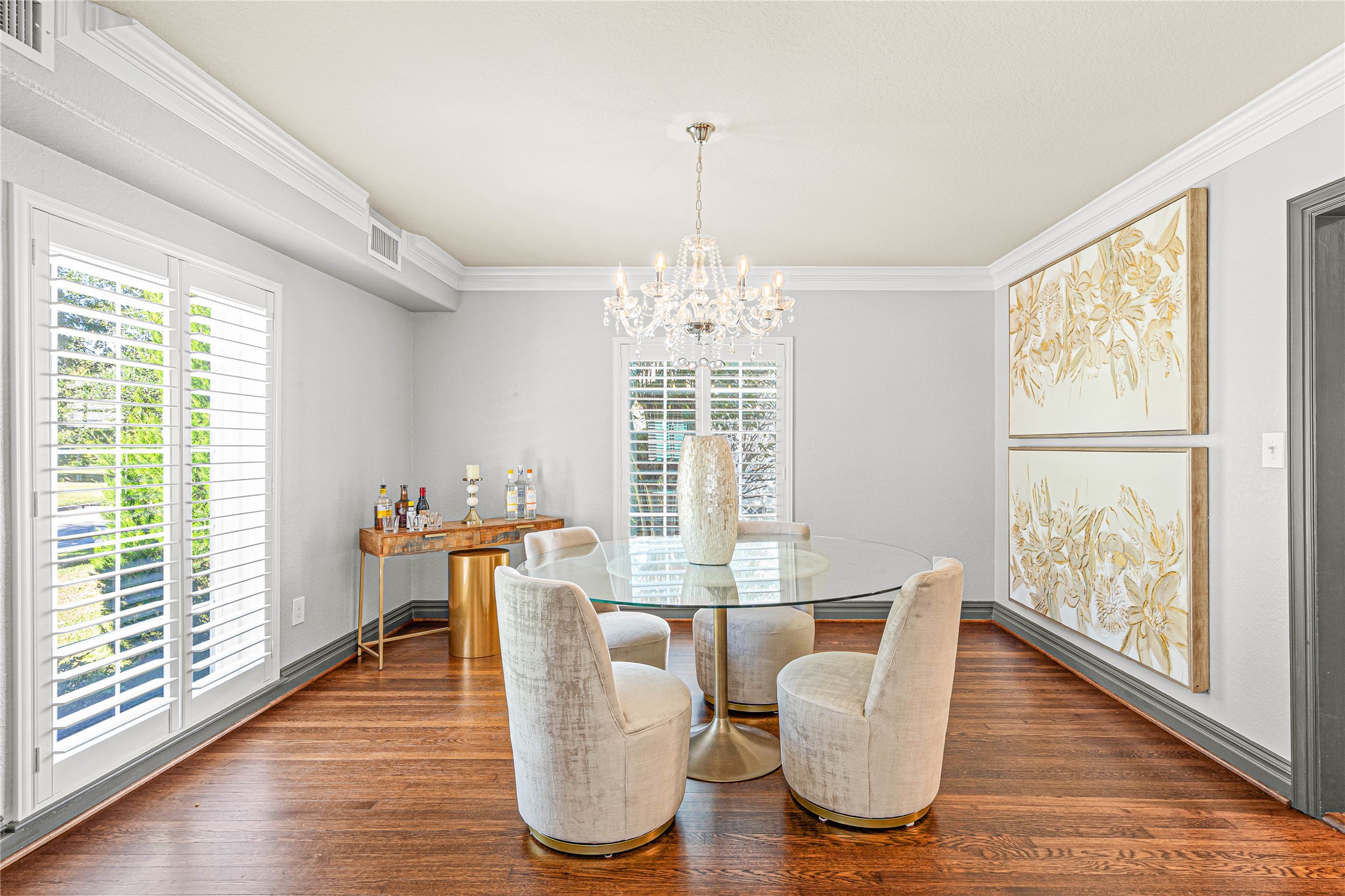 3217 Parkwood Drive Property Photo 6