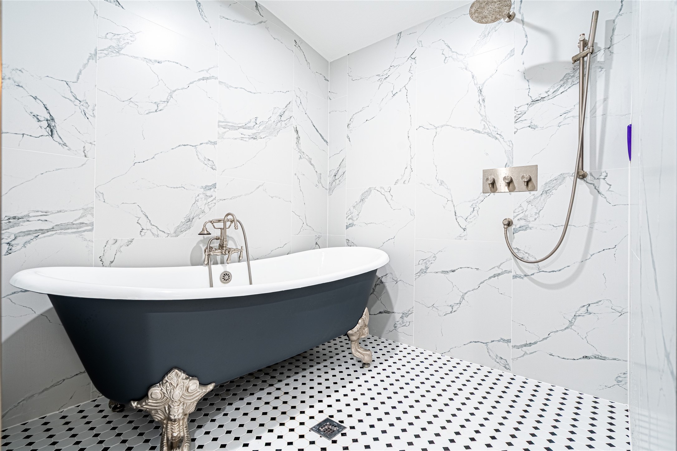 3217 Parkwood Drive Property Photo 17