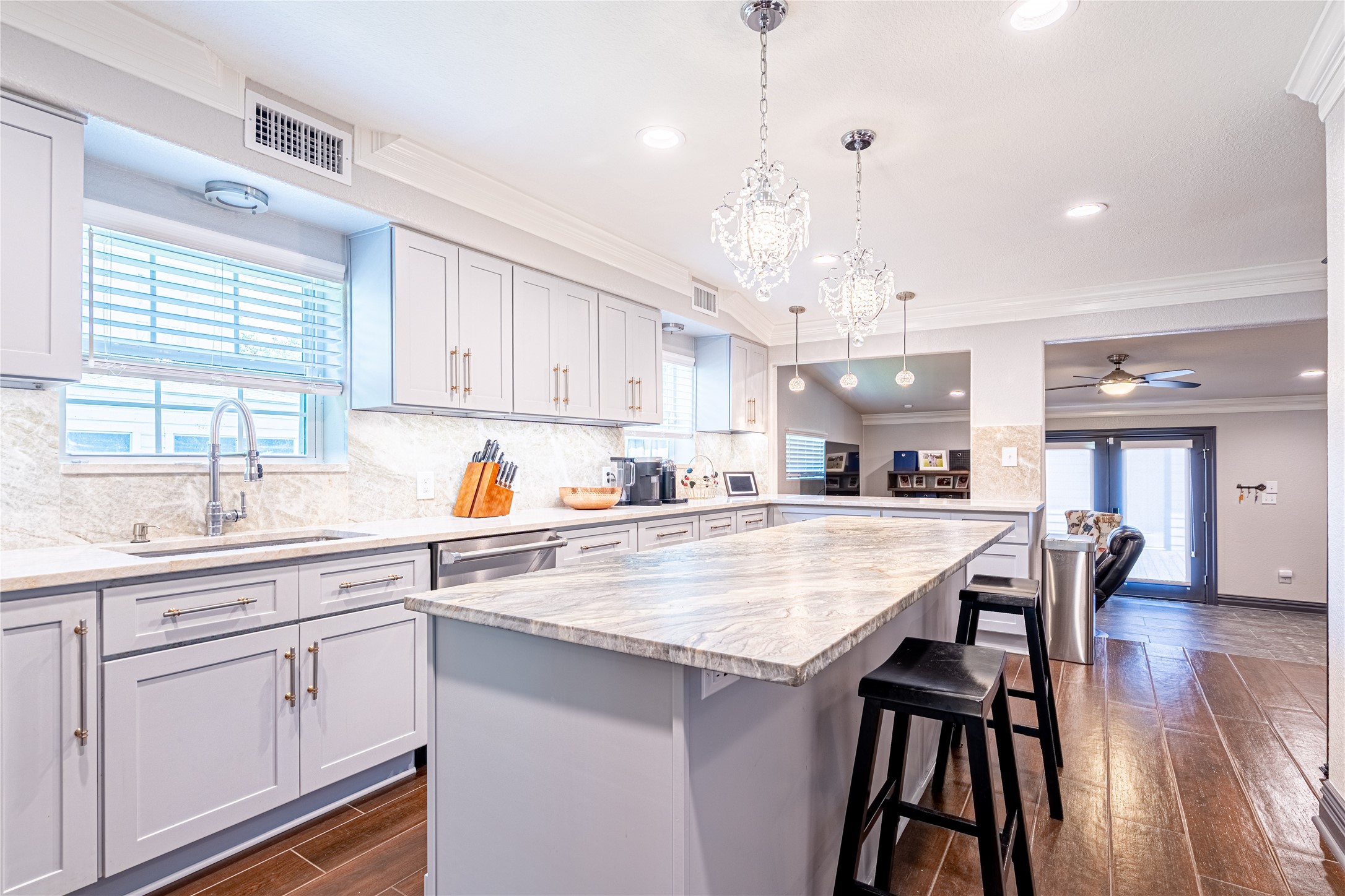 3217 Parkwood Drive Property Photo 19