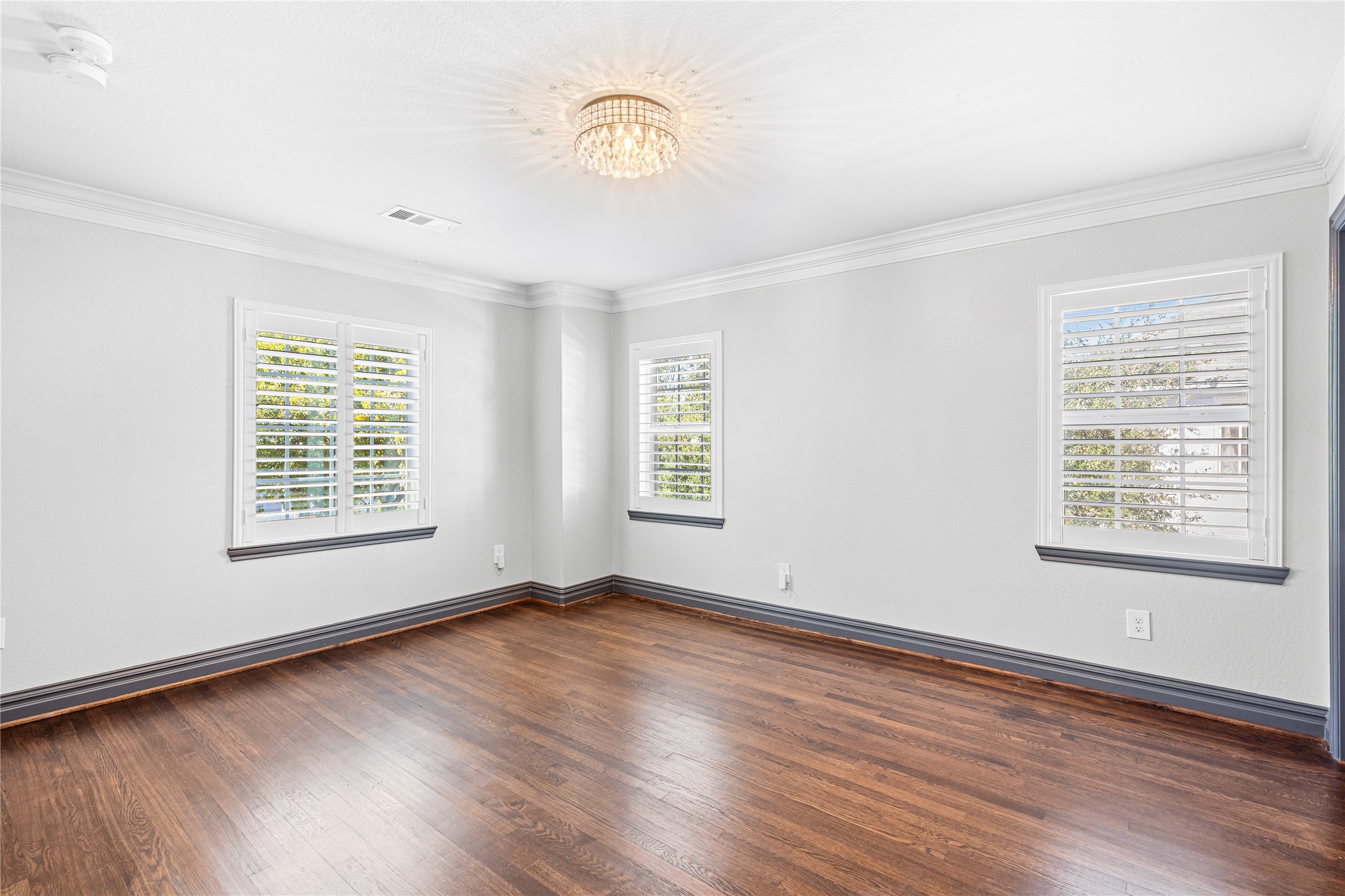 3217 Parkwood Drive Property Photo 26