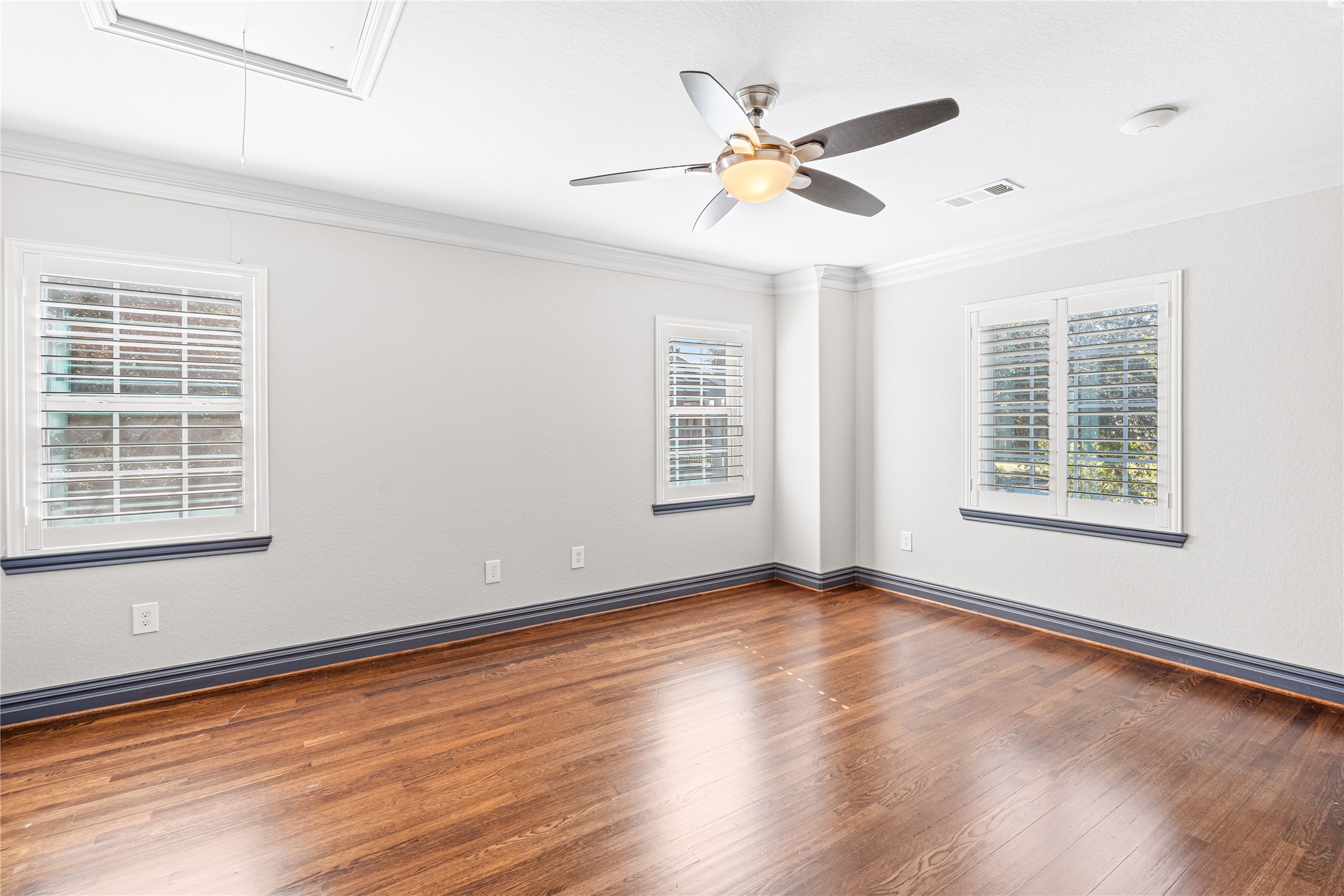 3217 Parkwood Drive Property Photo 29