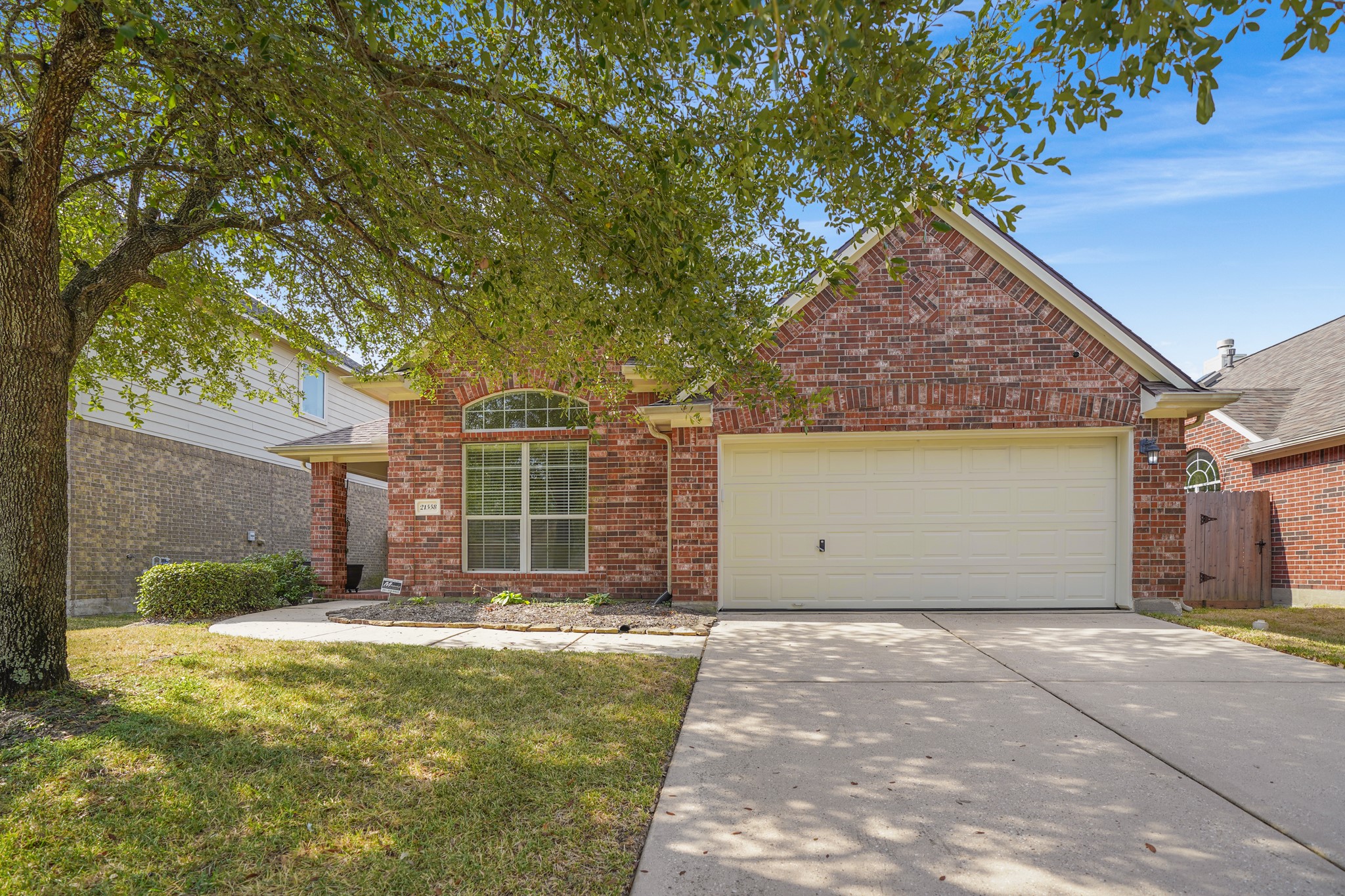 21558 Duke Alexander Drive Property Photo 2