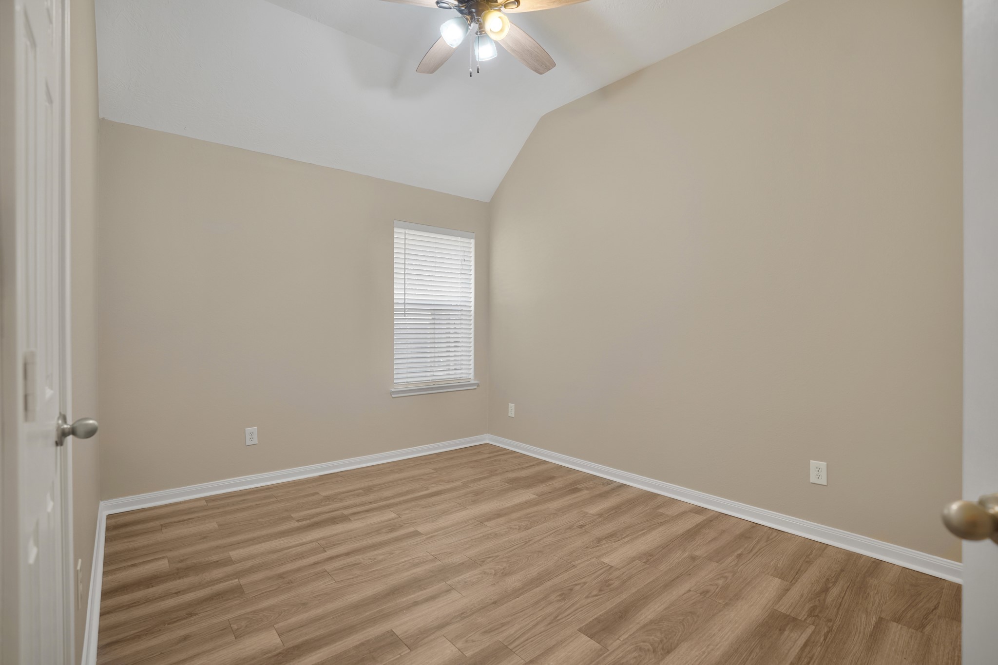 21558 Duke Alexander Drive Property Photo 8