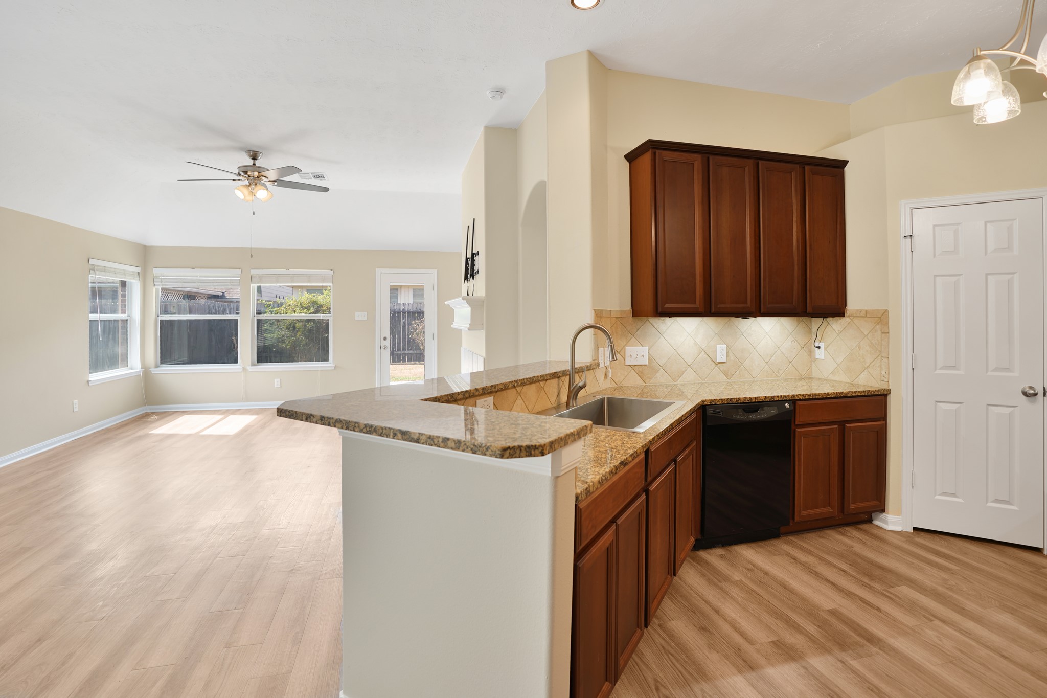 21558 Duke Alexander Drive Property Photo 17