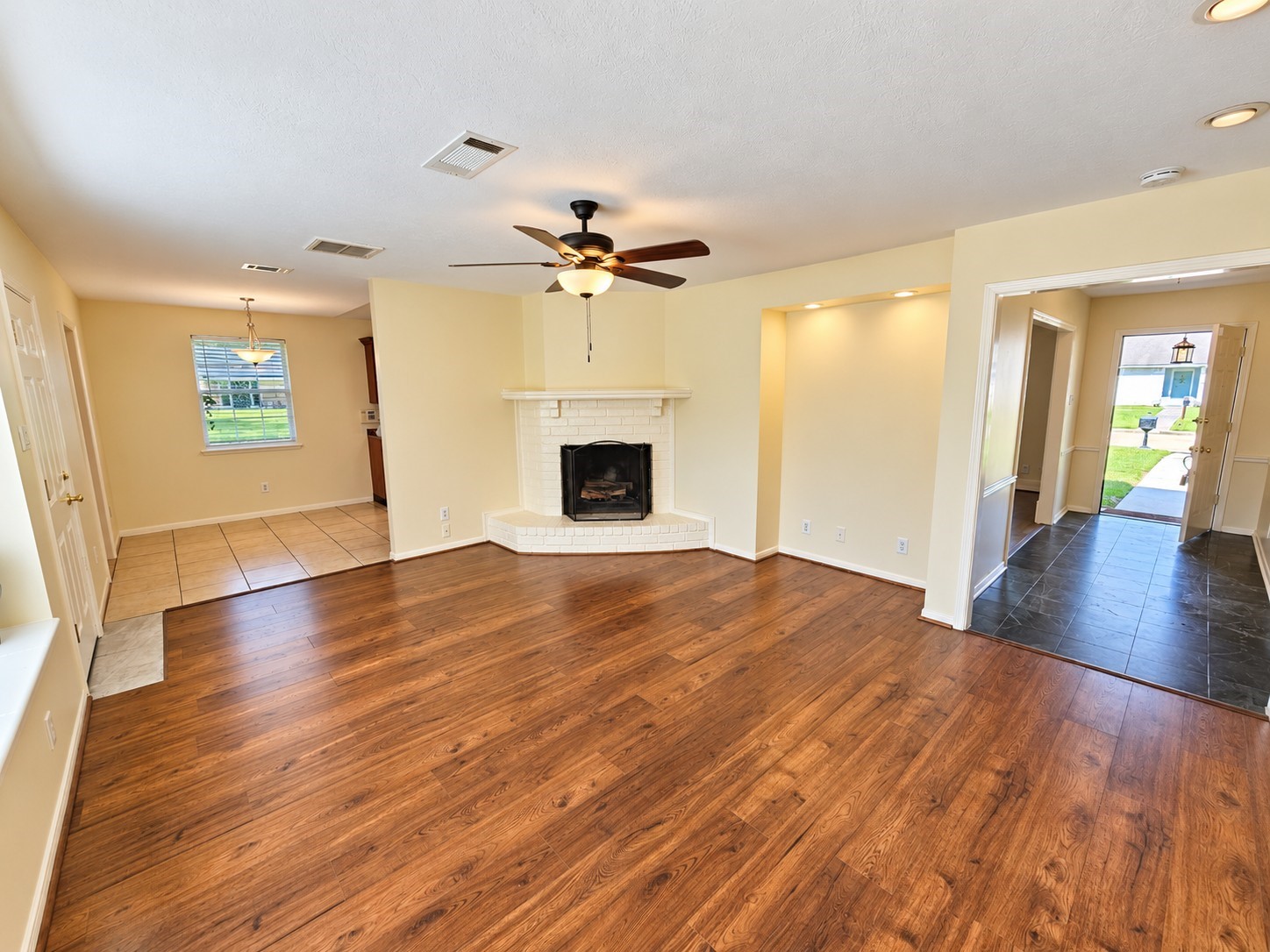 4402 Monteith Drive Property Photo 2