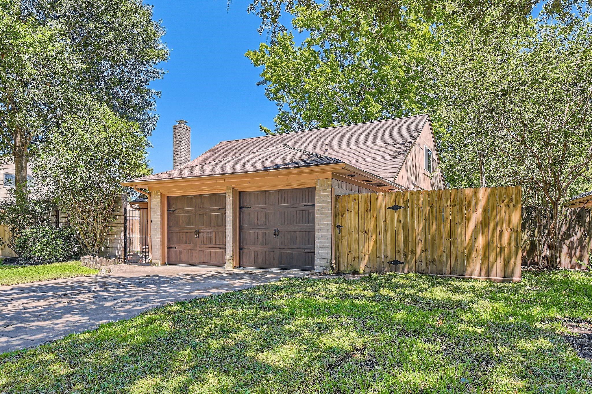 6715 La Sombra Drive Property Photo 2