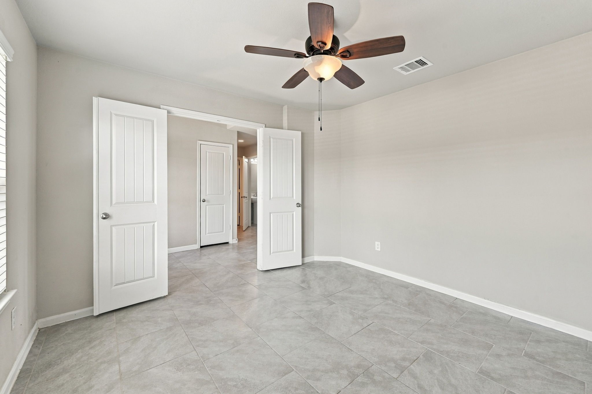 8803 Jamison Drive Property Photo 8
