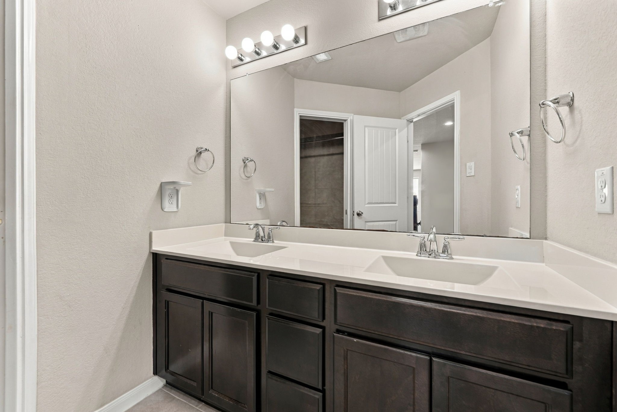 8803 Jamison Drive Property Photo 33