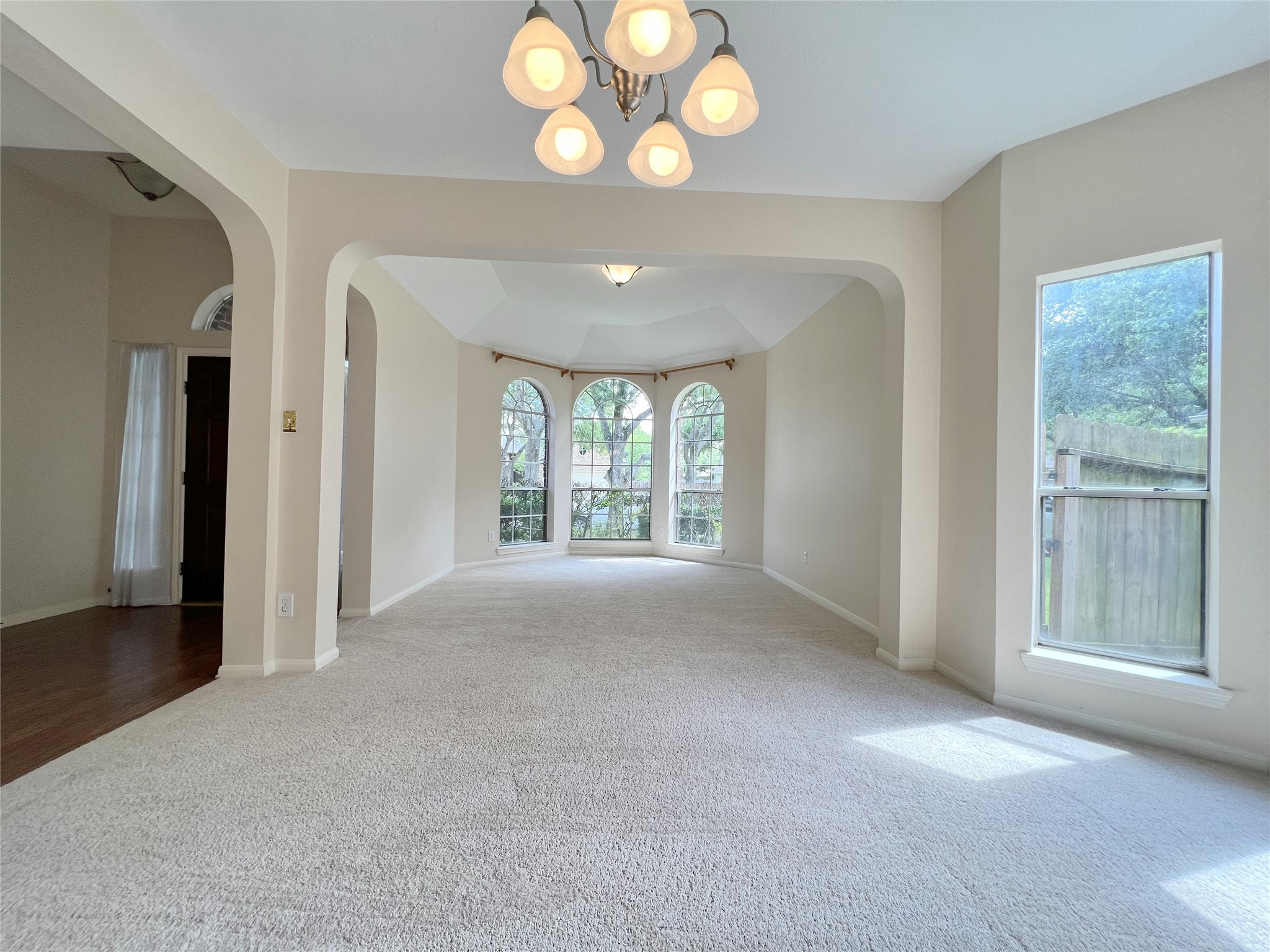 4723 Silverlake Drive Property Photo 4
