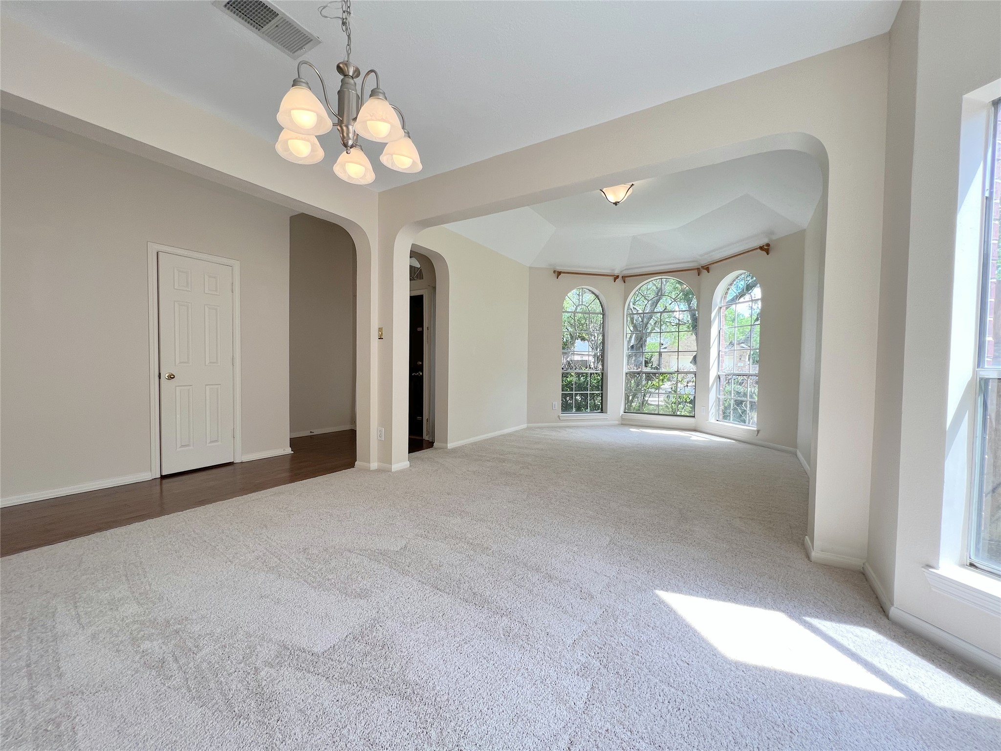 4723 Silverlake Drive Property Photo 5
