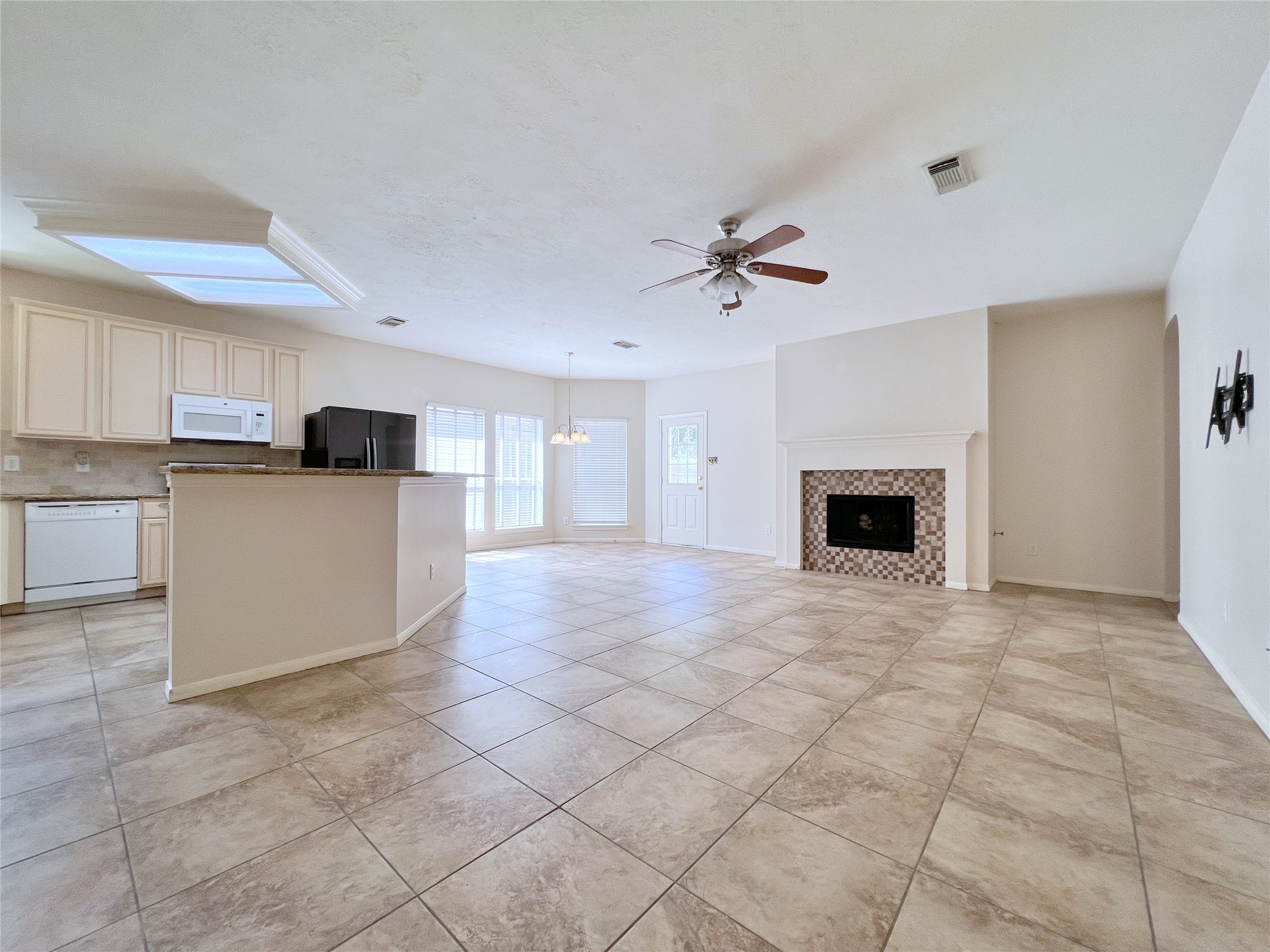 4723 Silverlake Drive Property Photo 7