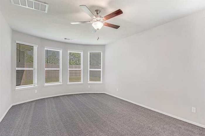 25435 Kidwiler Drive Property Photo 7