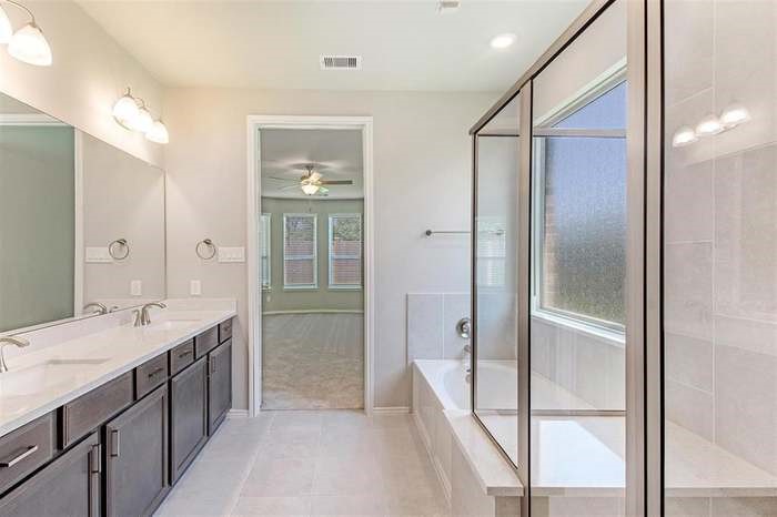 25435 Kidwiler Drive Property Photo 9