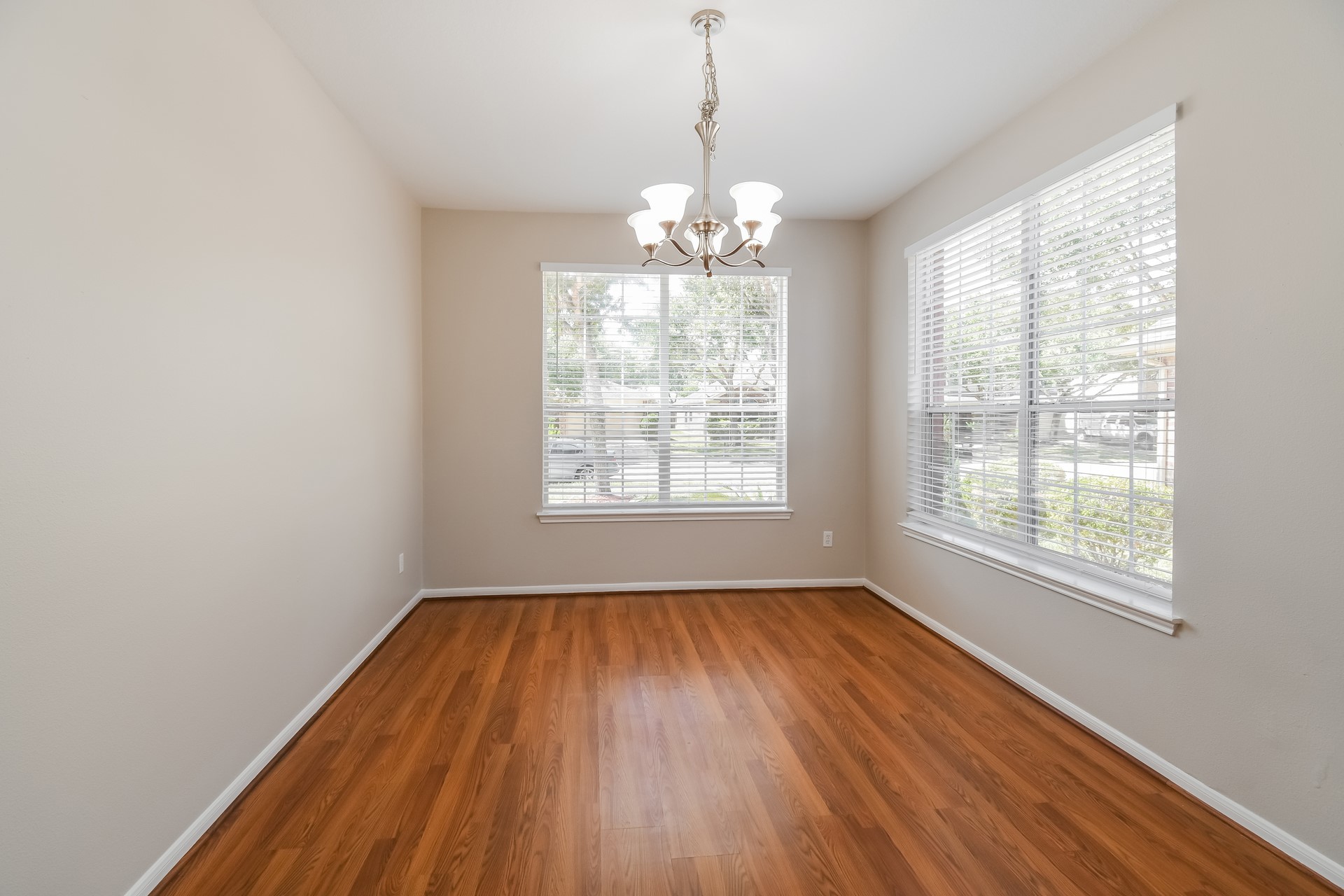 1060 Cabot Cove Property Photo 6