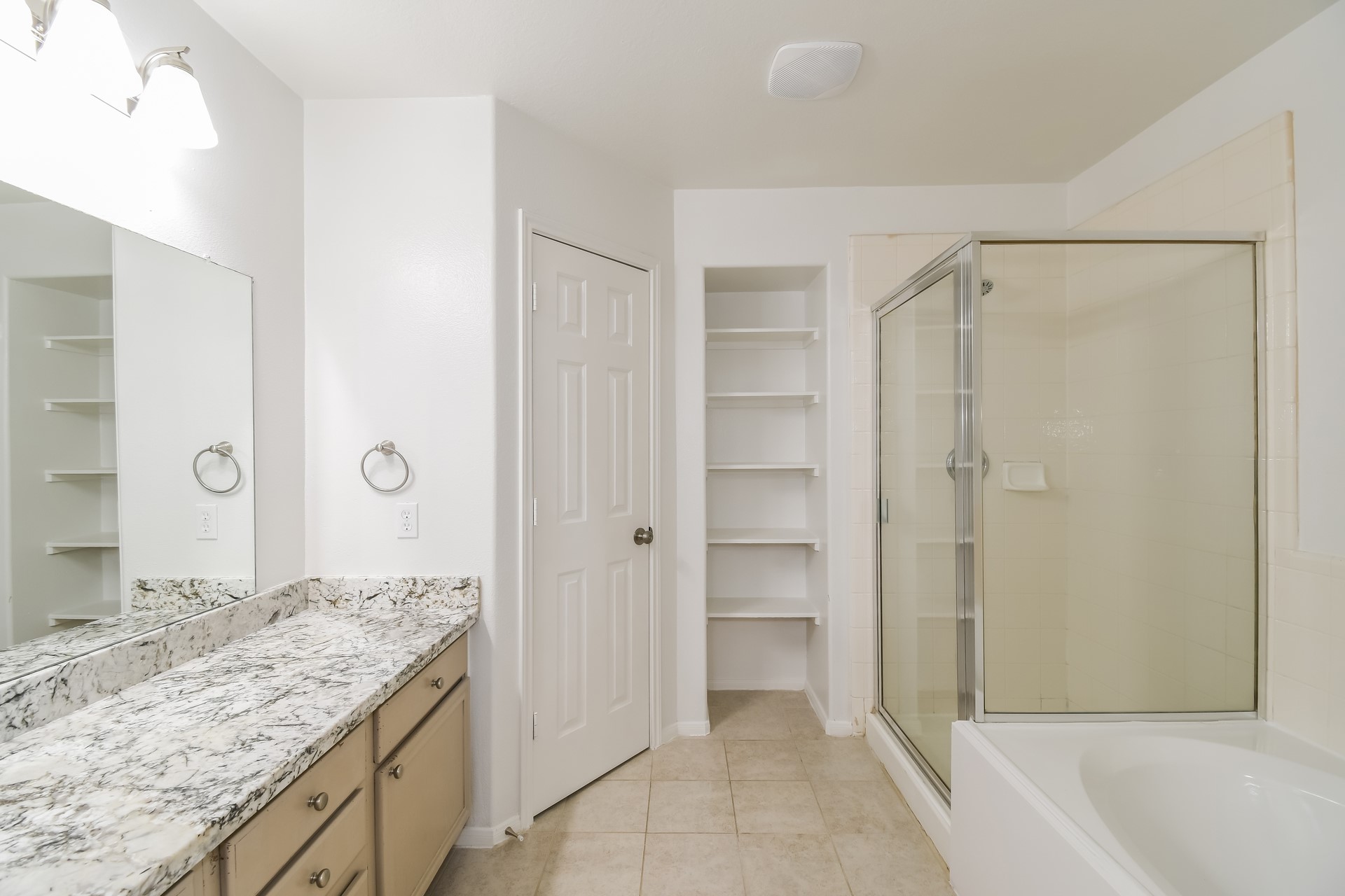 1060 Cabot Cove Property Photo 12