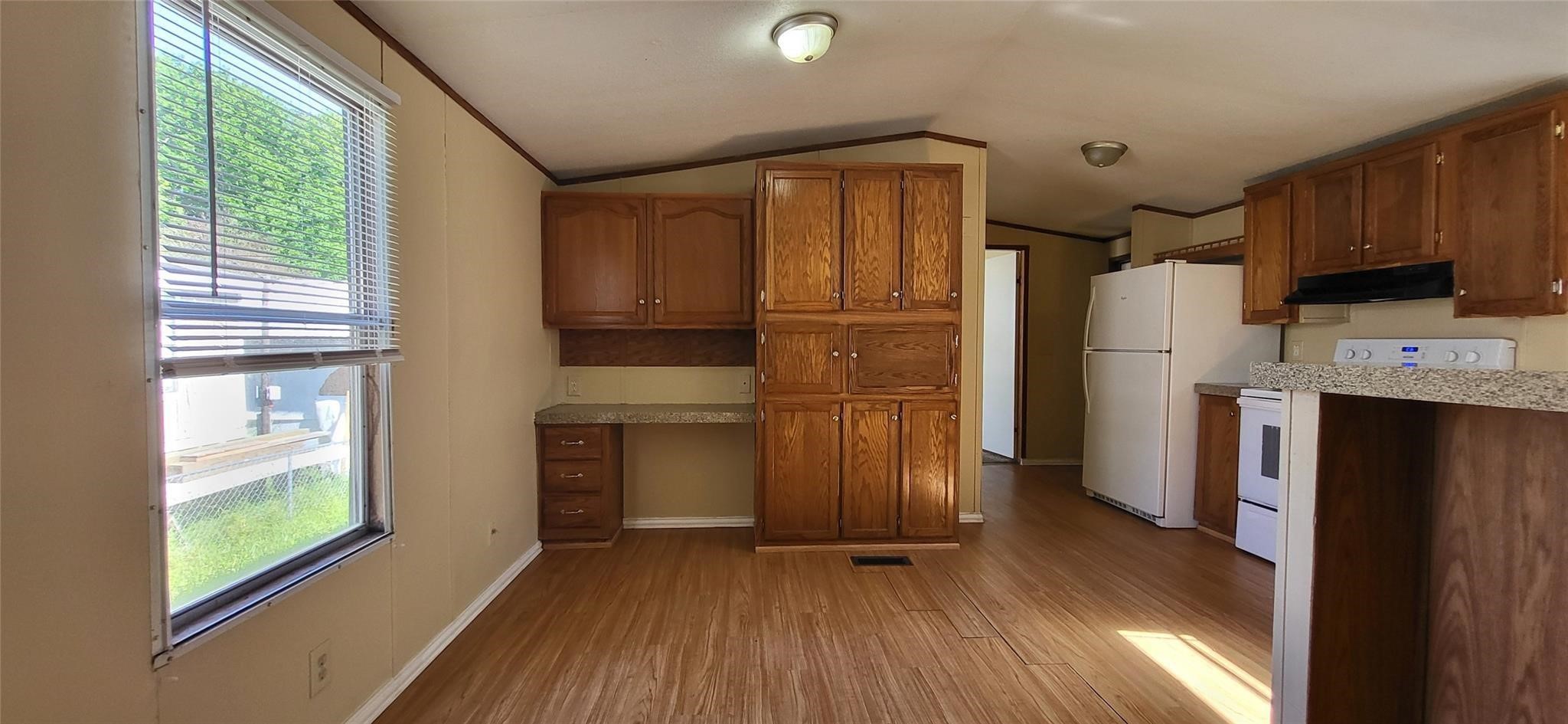 13206 Captain Circle Property Photo 5