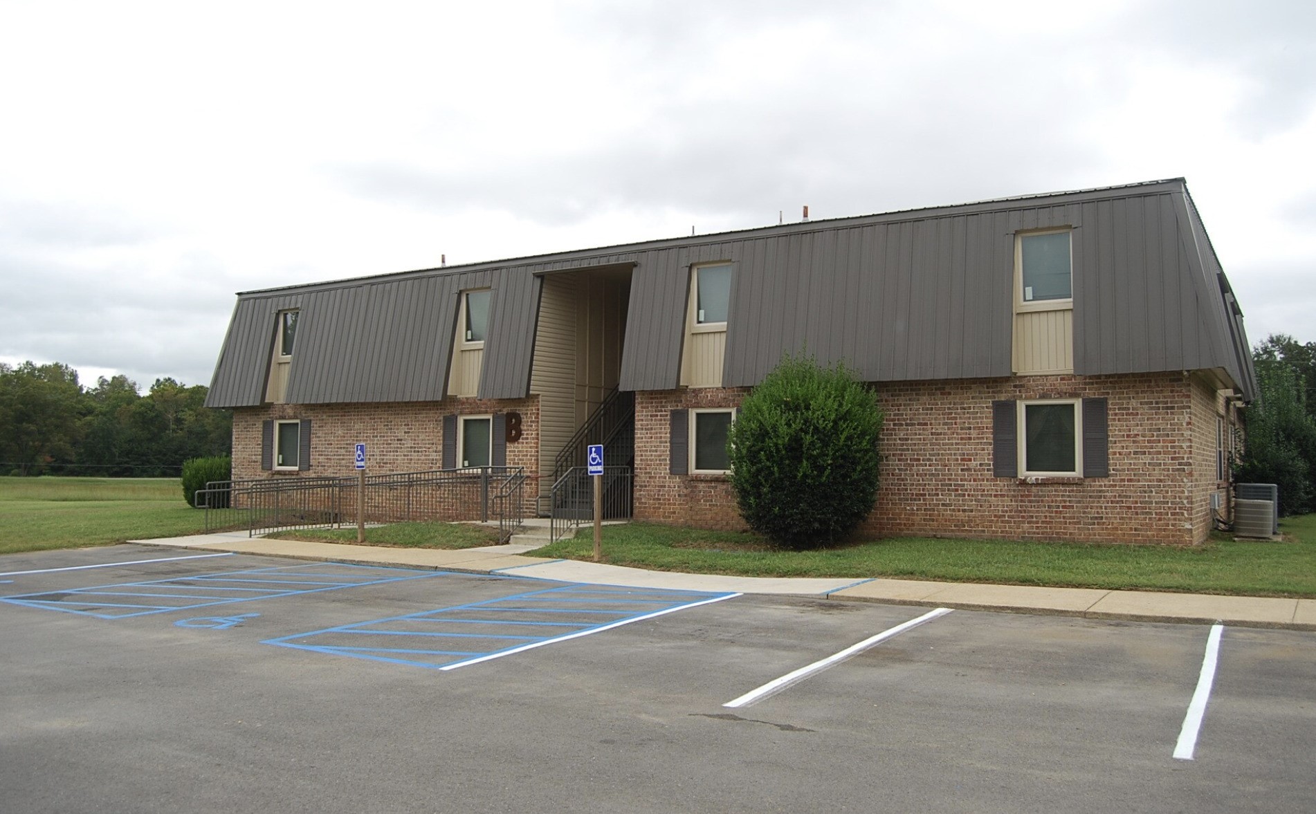 1130 Old Mount Carmel Rd Property Photo 1