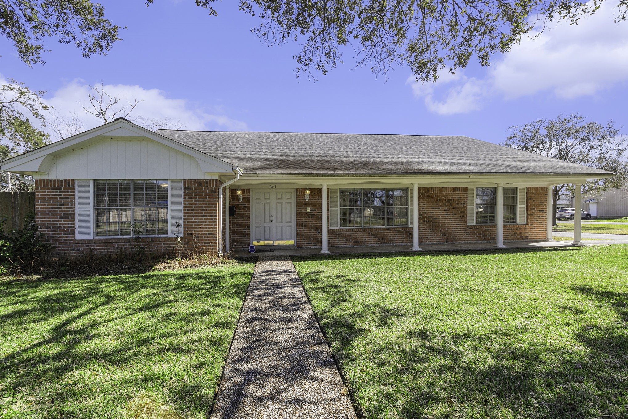 1219 S Beauregard Street Property Photo
