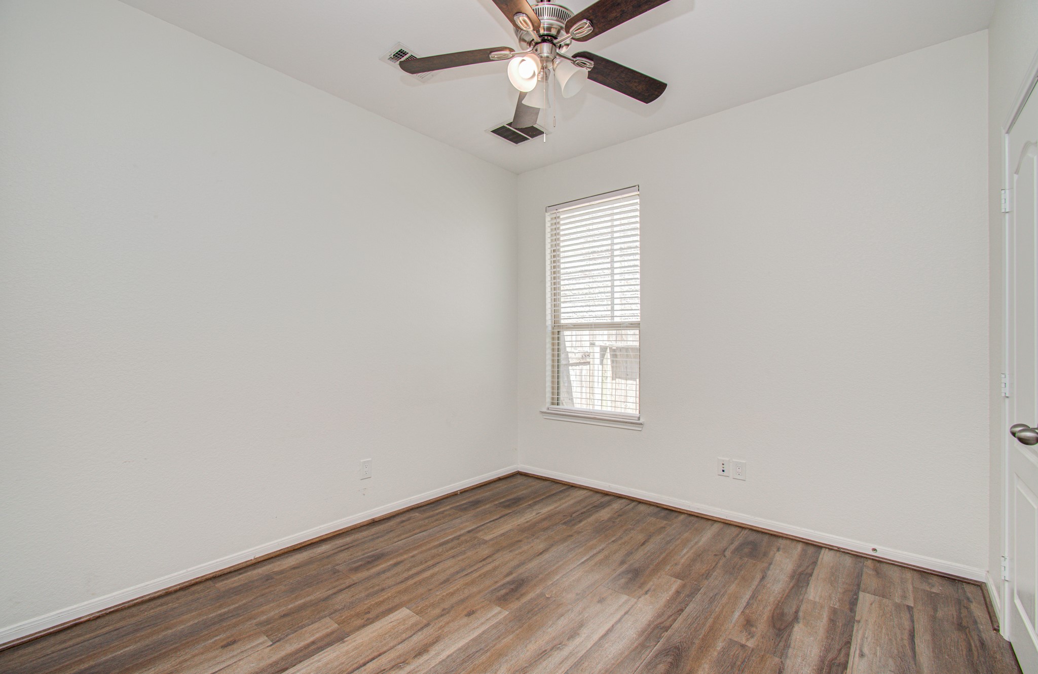 6030 Clymer Meadow Property Photo 11