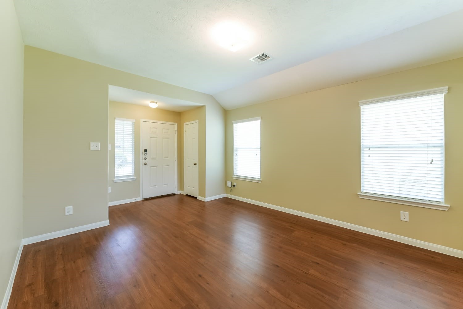 12022 Gregory Crossing Way Property Photo 6