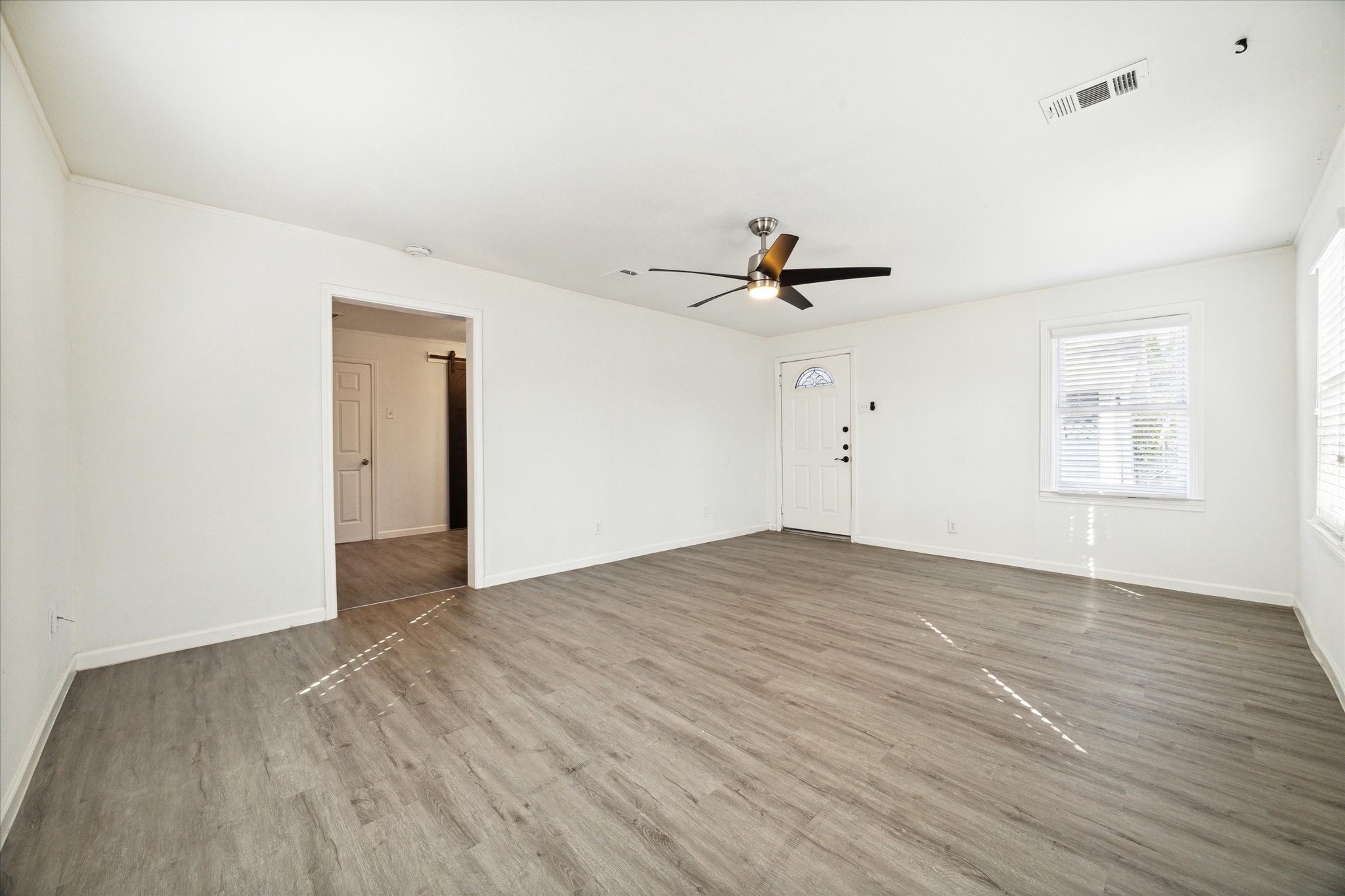 1147 Du Barry Lane B Property Photo 2