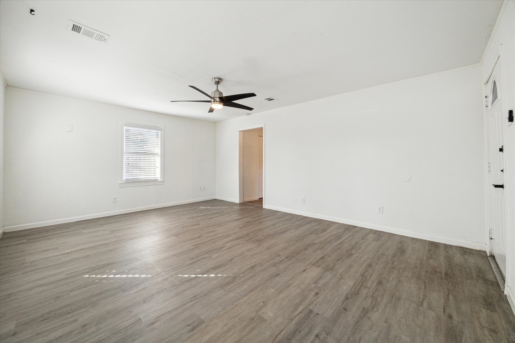 1147 Du Barry Lane B Property Photo 6